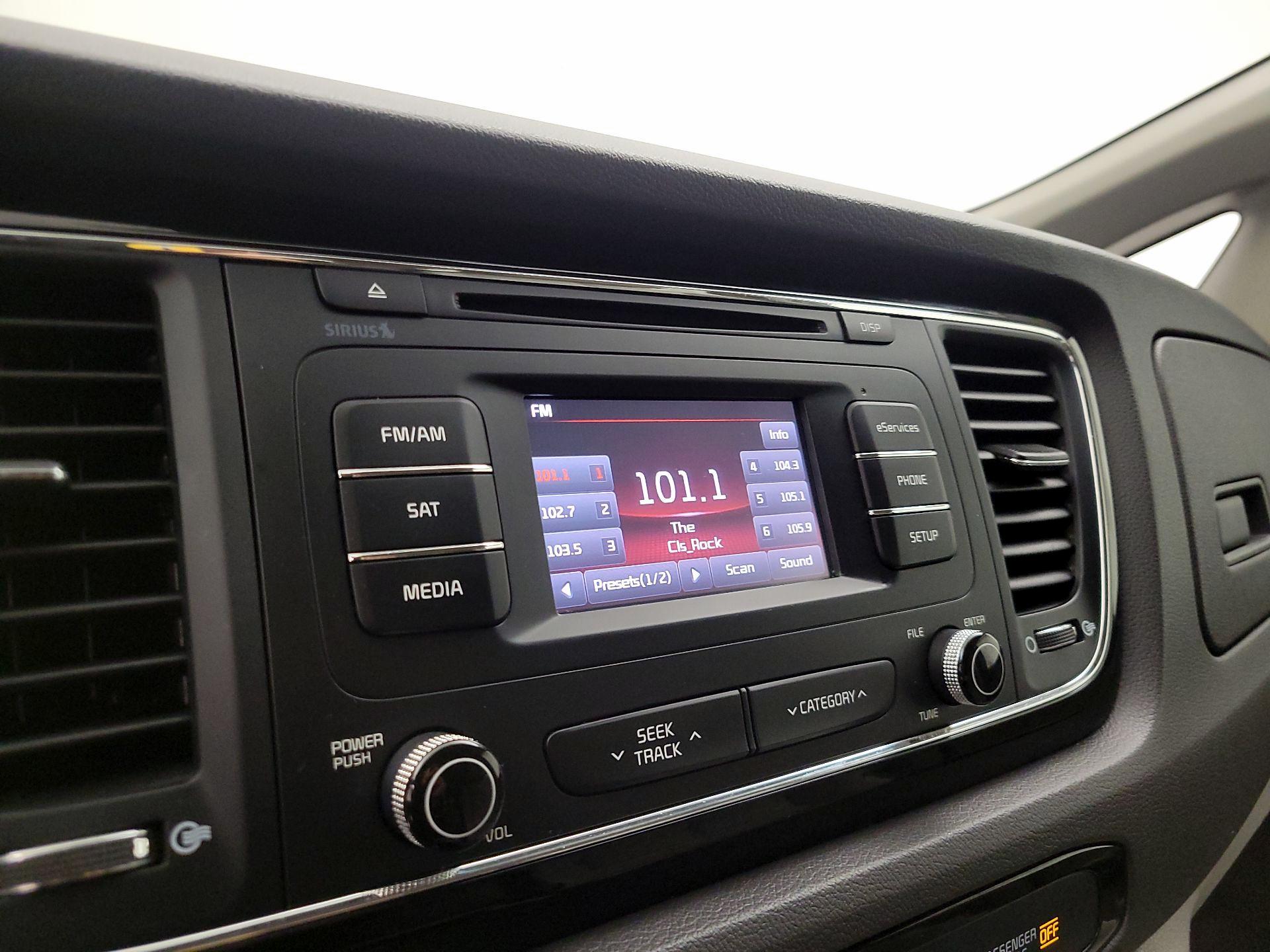 Thumbnail: 2016 Kia Sedona - 15