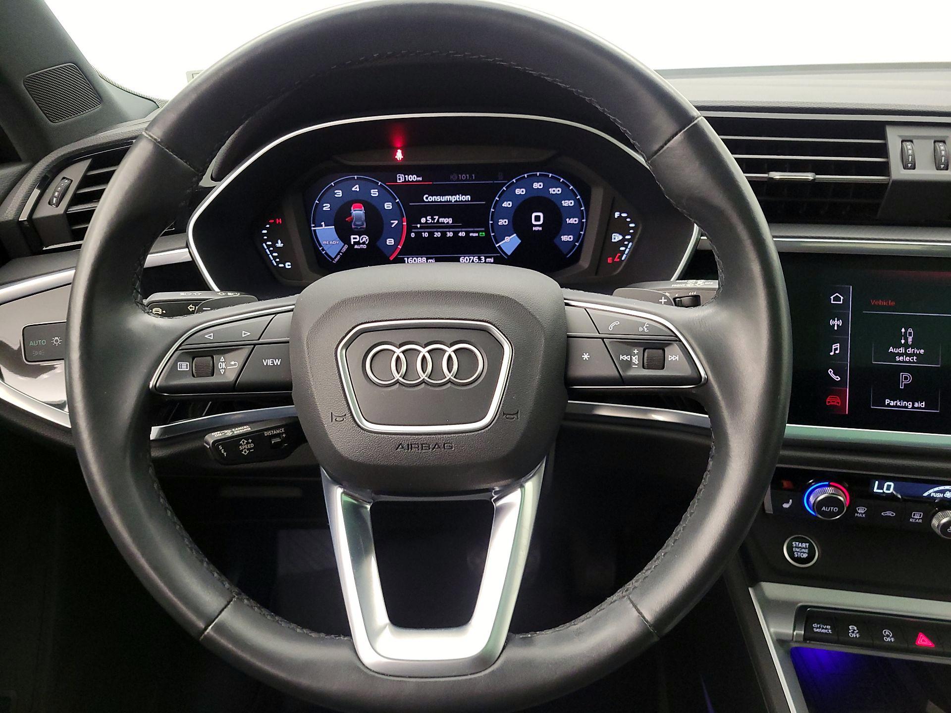 Thumbnail: 2021 Audi Q3 - 10