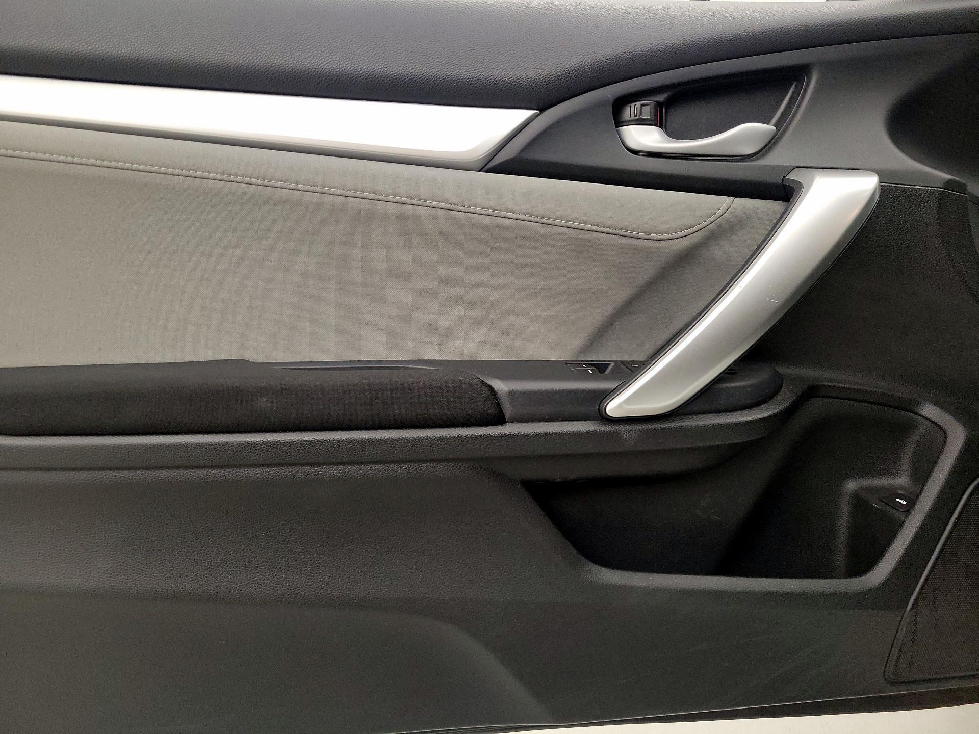 Thumbnail: 2016 Honda Civic - 12