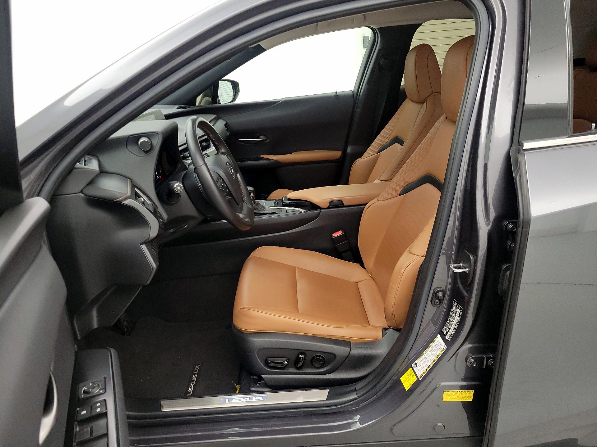 Thumbnail: 2022 Lexus UX - 11