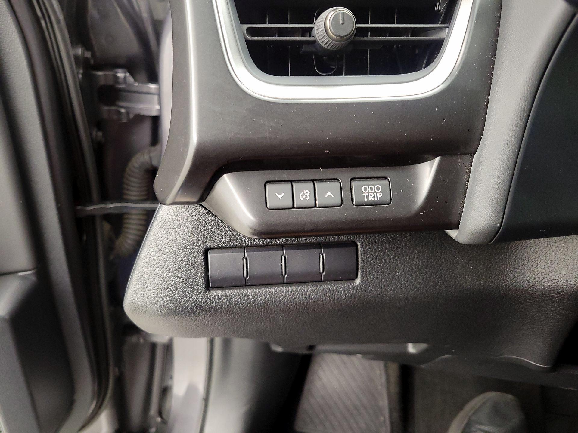 Thumbnail: 2022 Lexus UX - 13