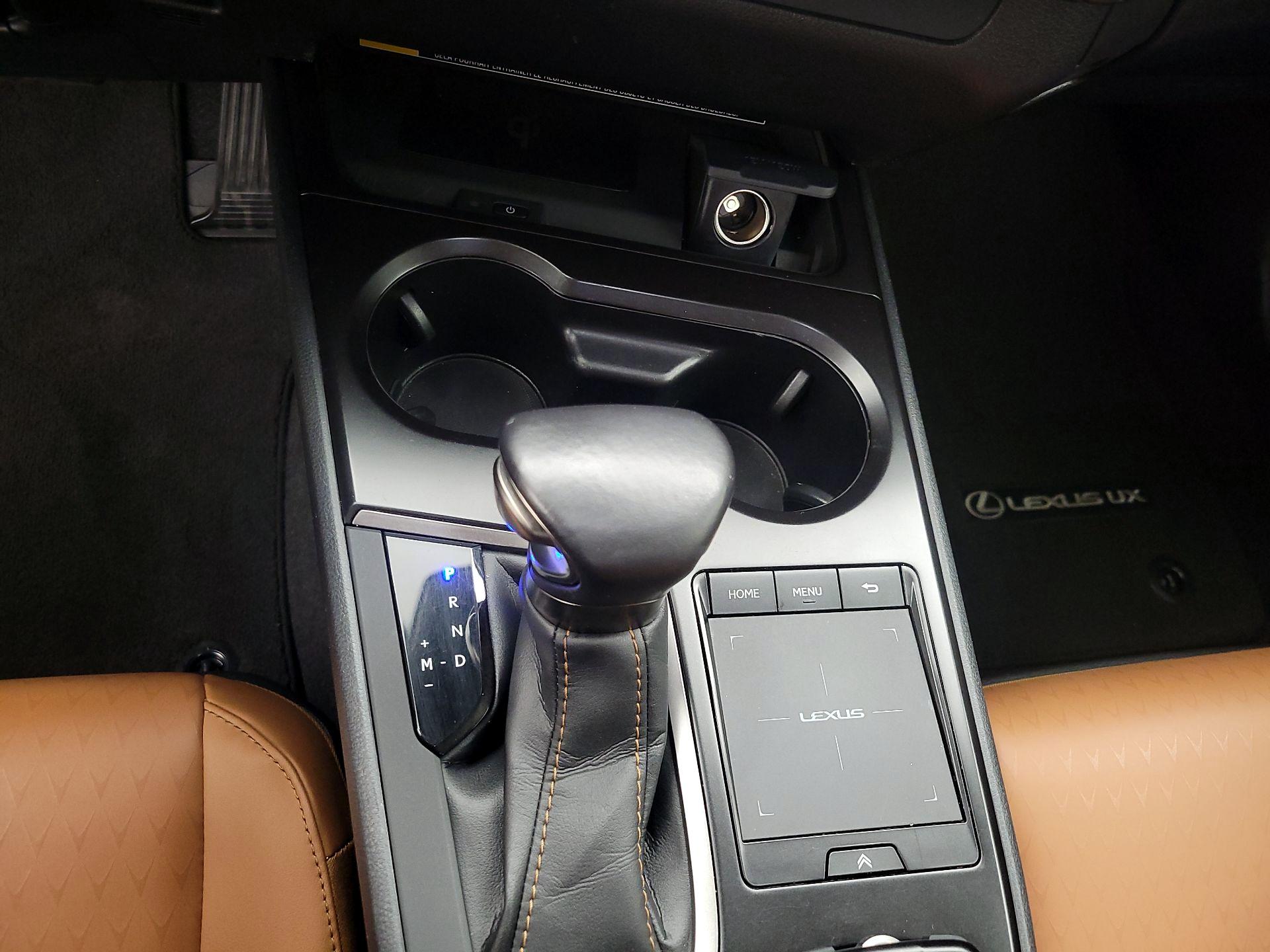 Thumbnail: 2022 Lexus UX - 17