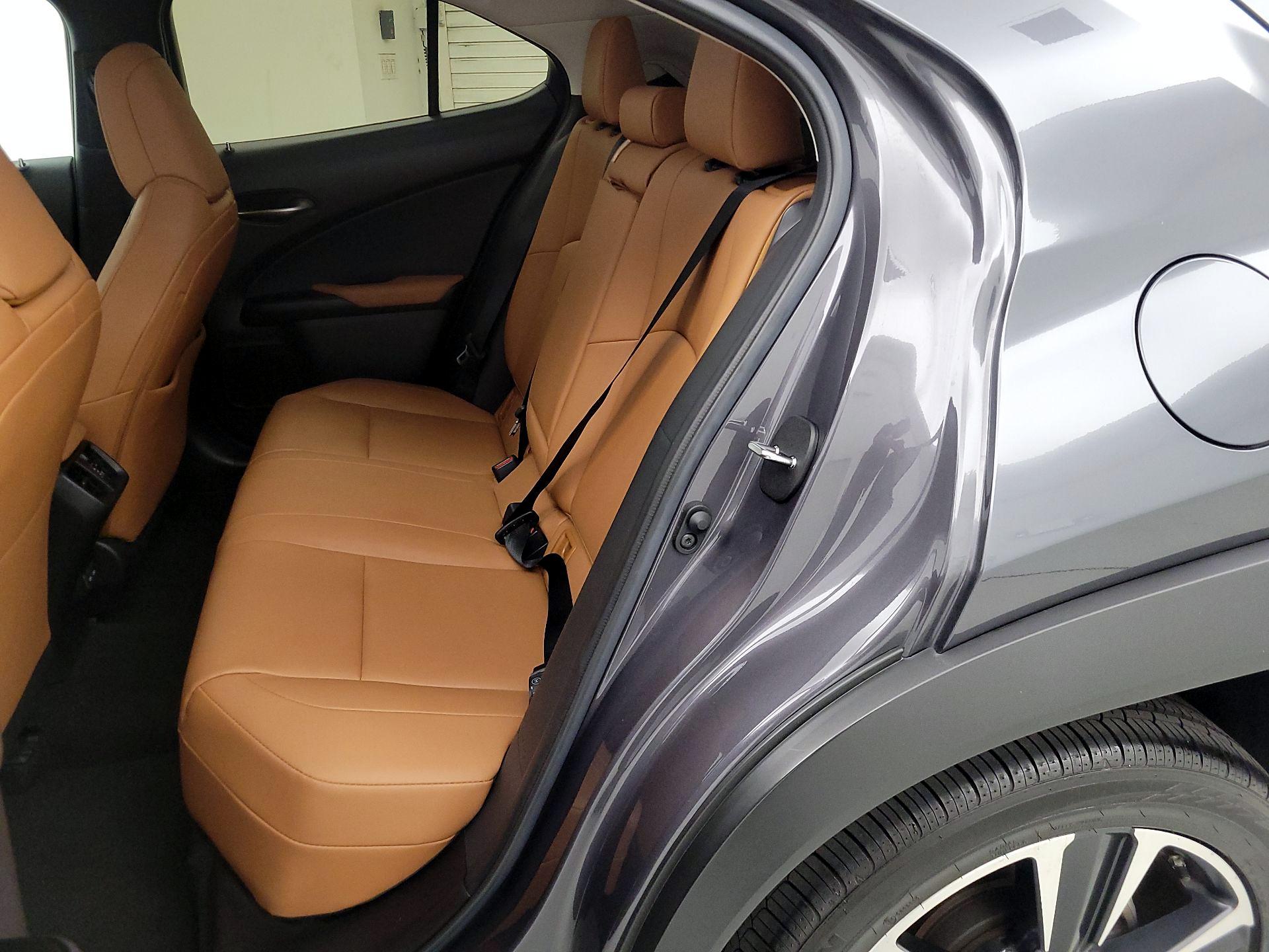 Thumbnail: 2022 Lexus UX - 19