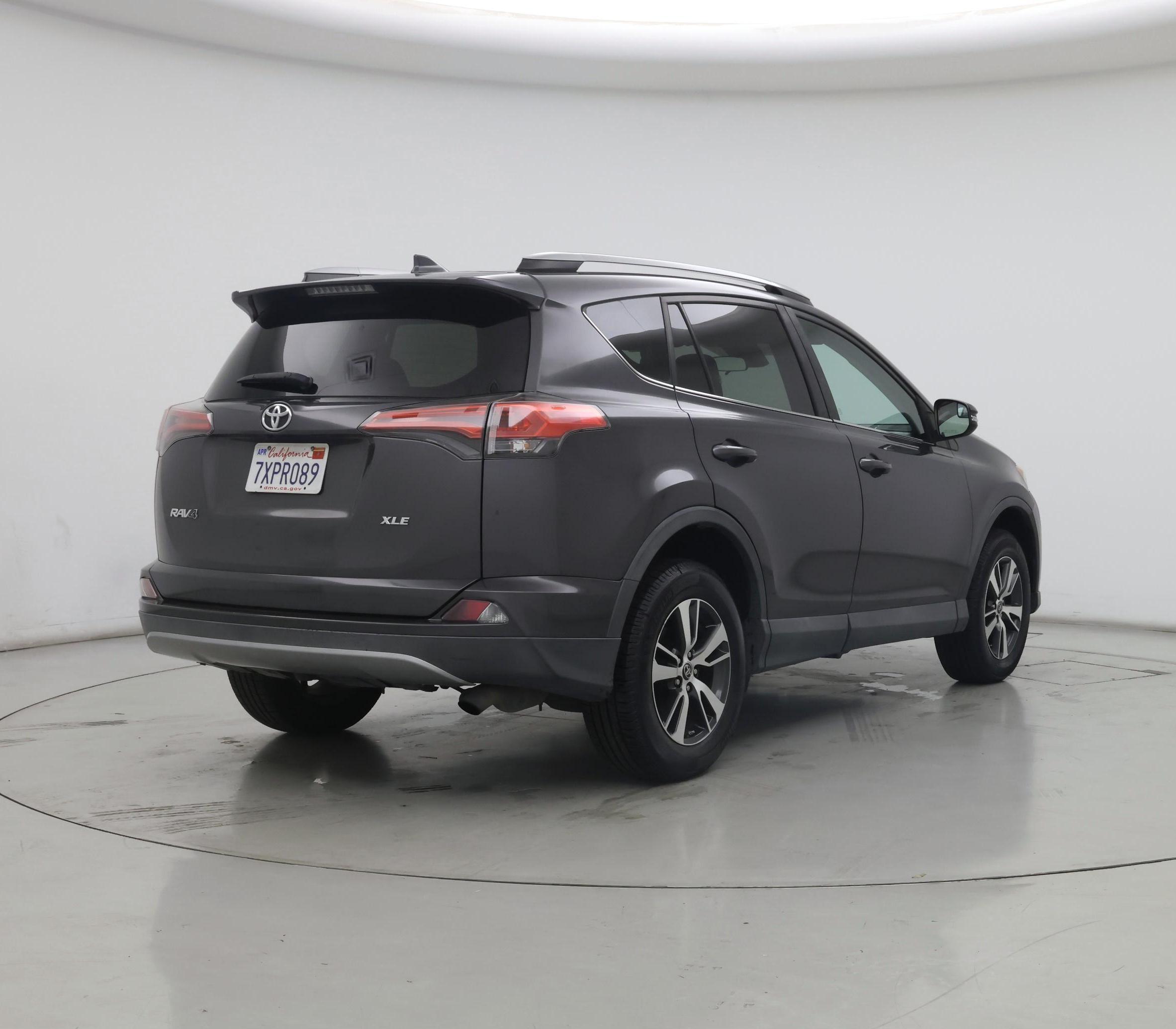 Thumbnail: 2017 Toyota RAV4 - 8