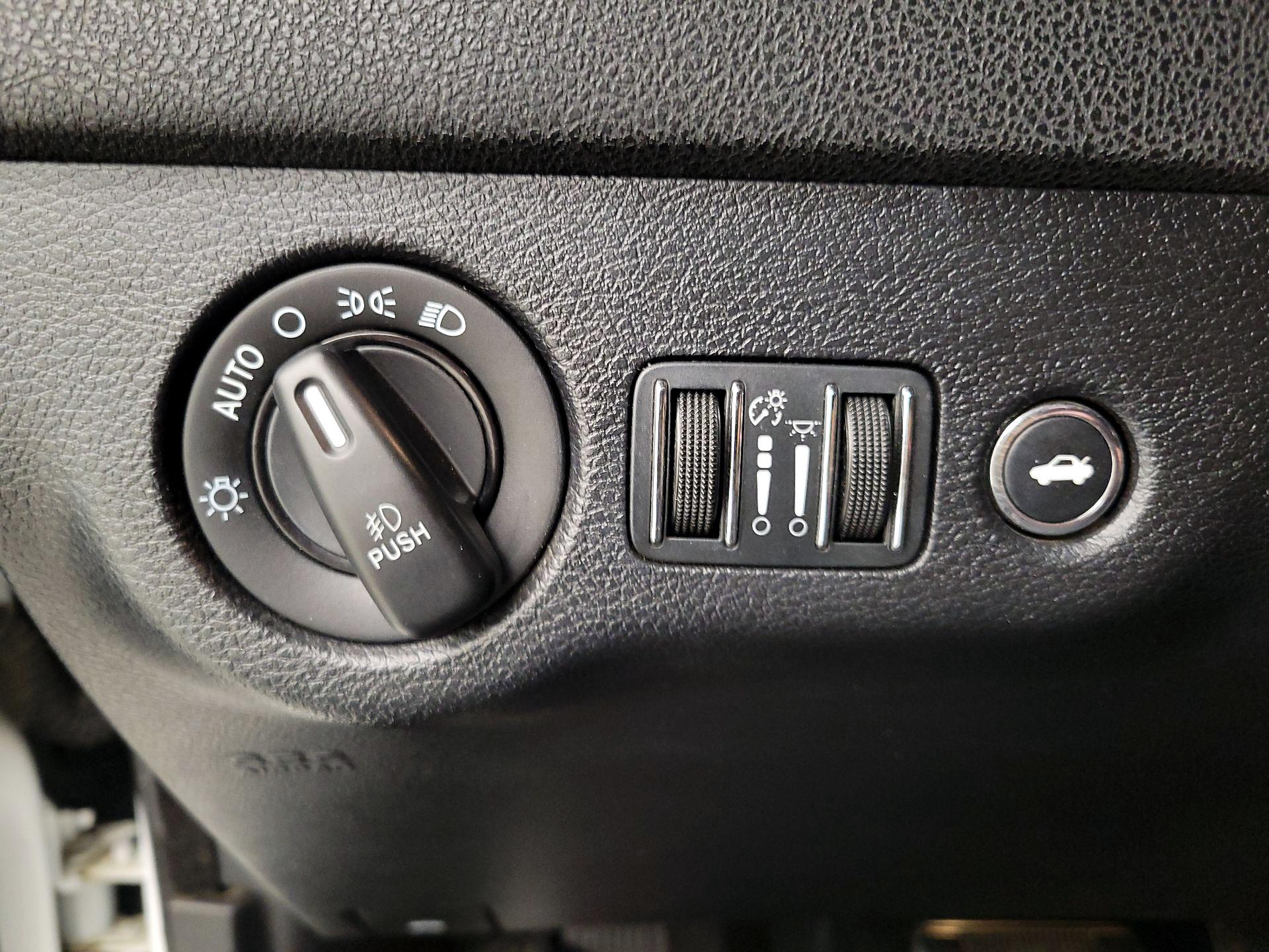 Thumbnail: 2016 Dodge Charger - 13