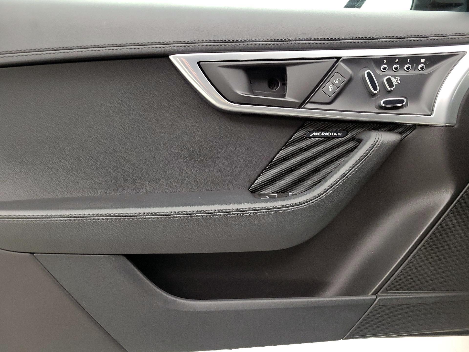 Thumbnail: 2020 Jaguar F-Type - 12