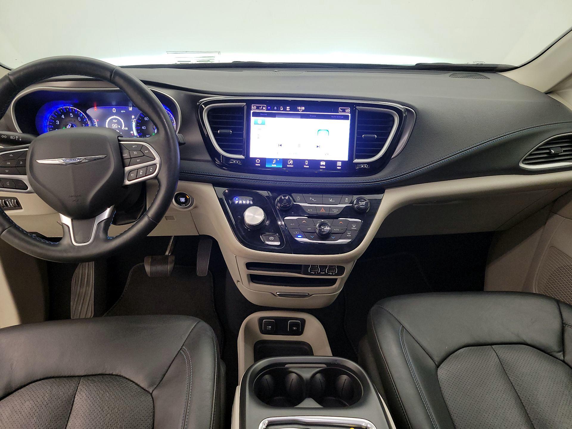 Thumbnail: 2021 Chrysler Pacifica - 9