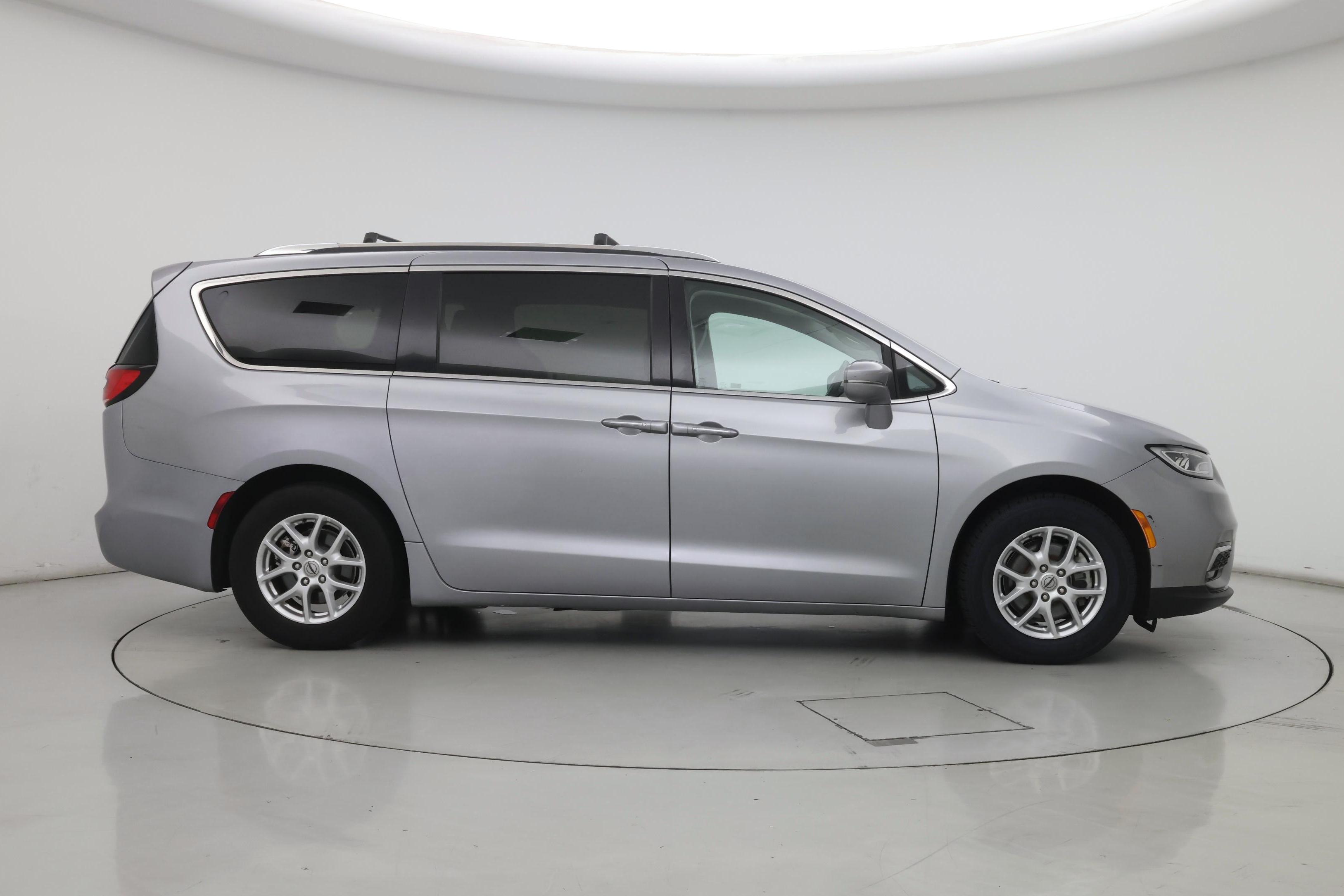 Thumbnail: 2021 Chrysler Pacifica - 7