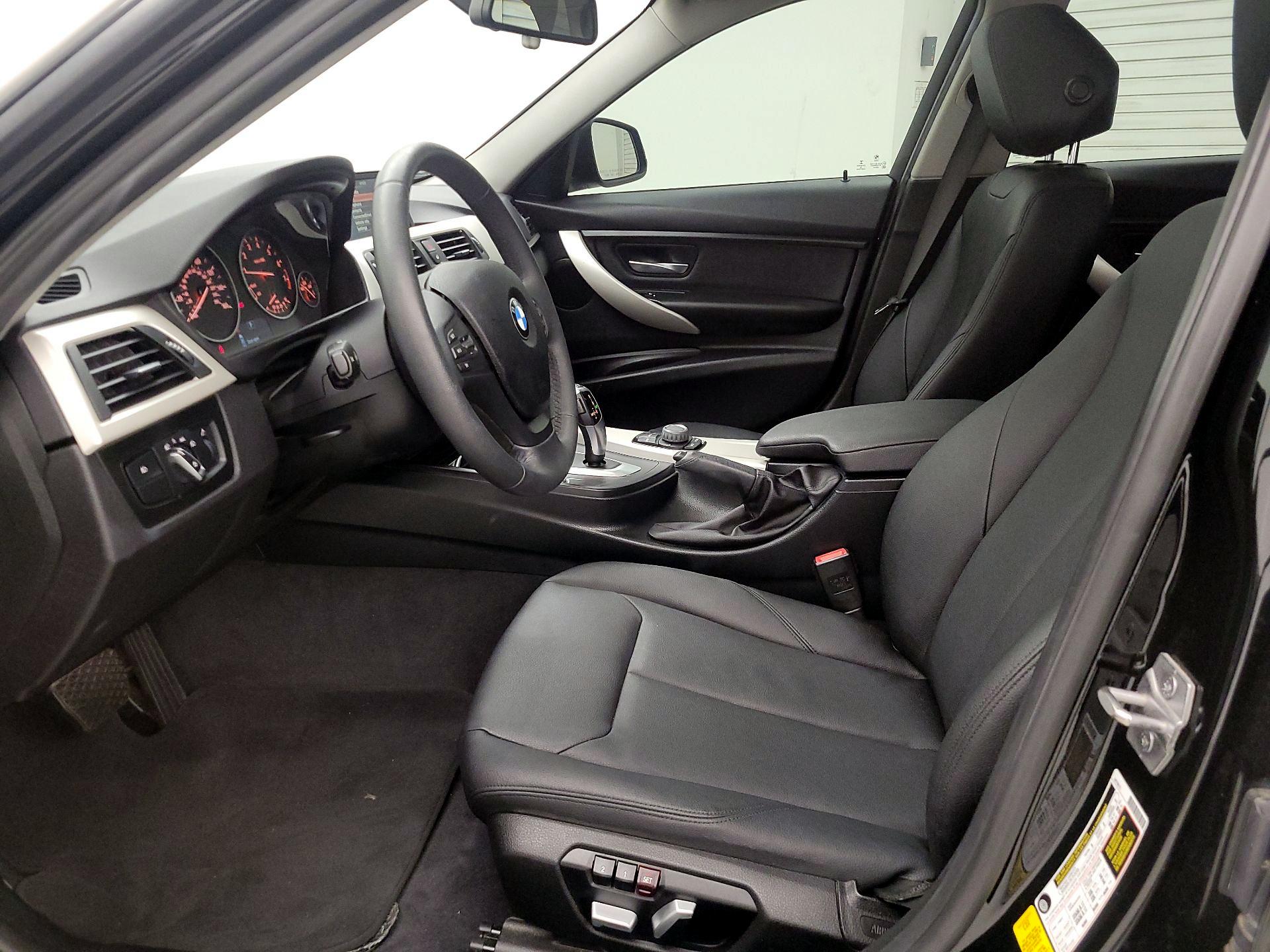 Thumbnail: 2017 BMW 3 Series - 11