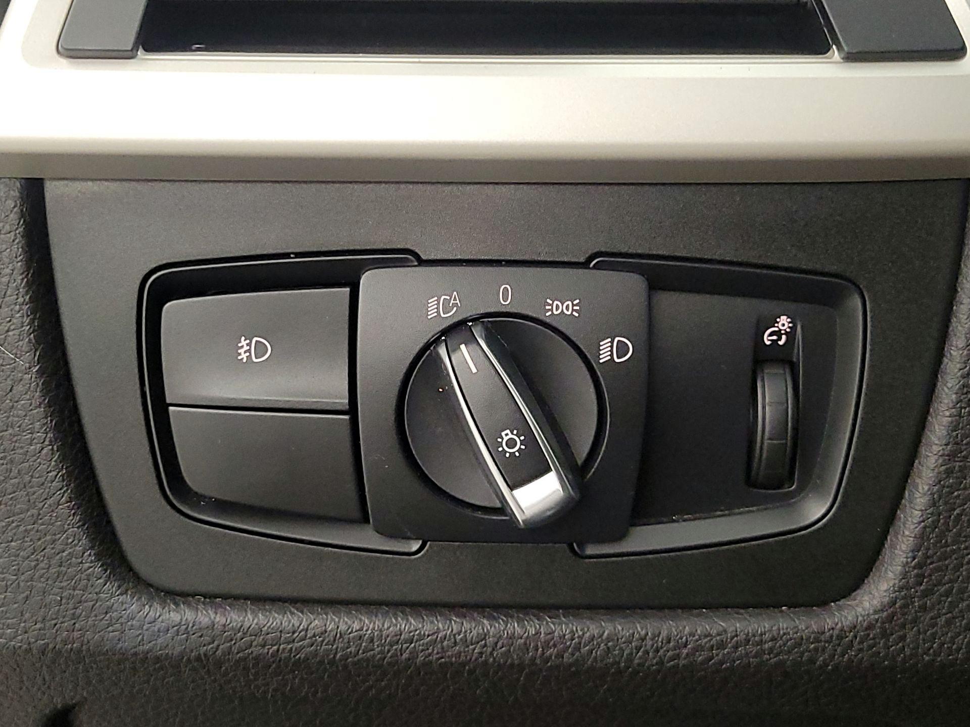 Thumbnail: 2017 BMW 3 Series - 13