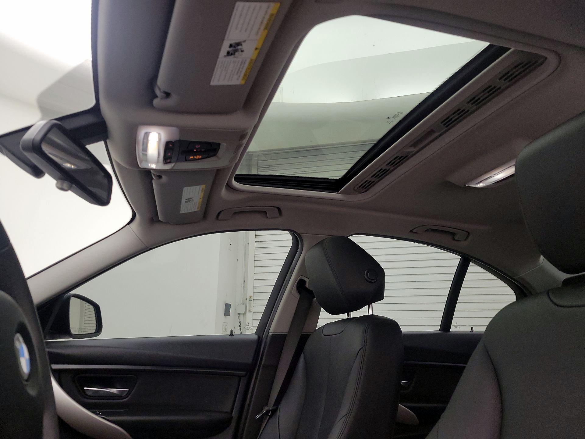 Thumbnail: 2017 BMW 3 Series - 18