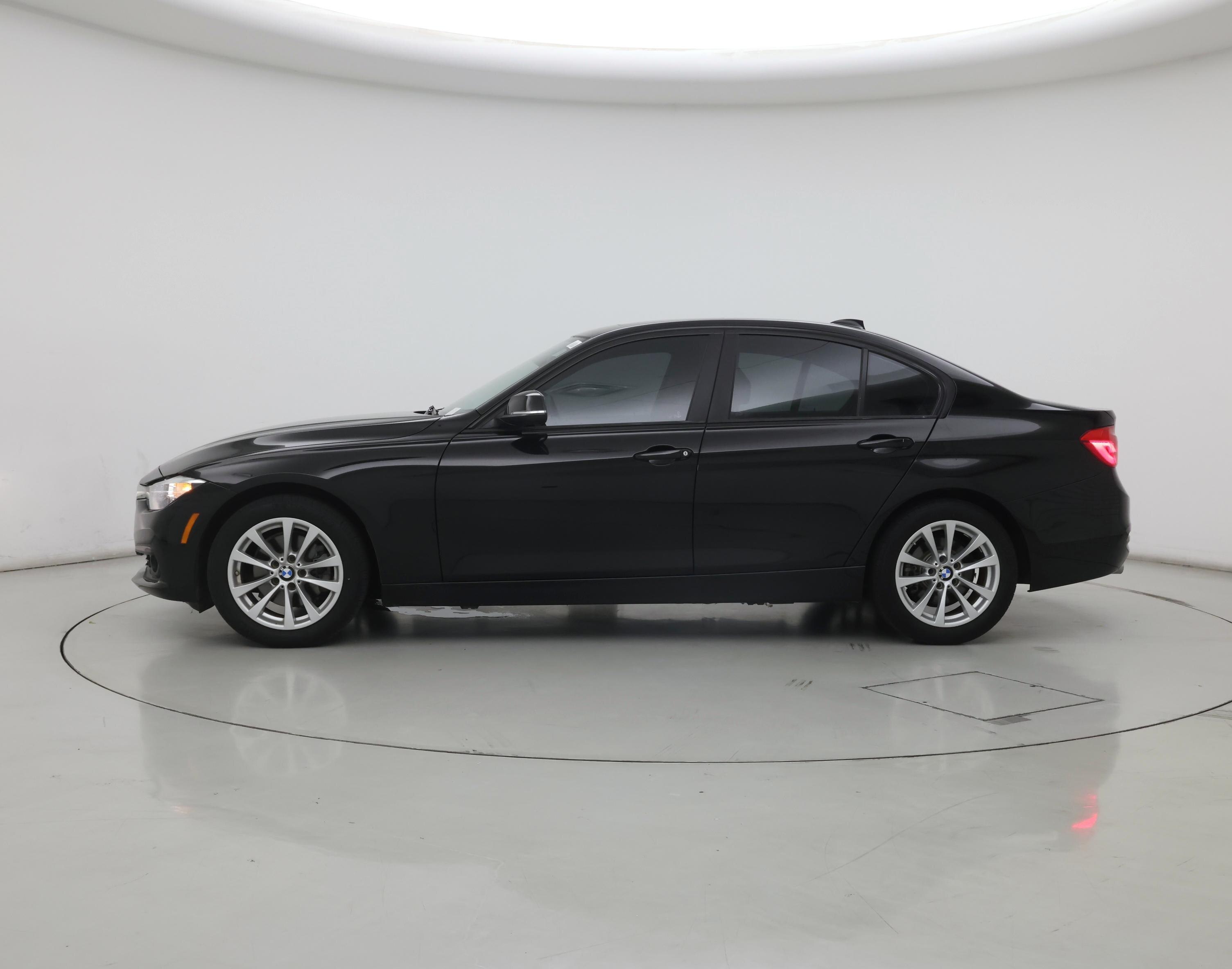 Thumbnail: 2017 BMW 3 Series - 3