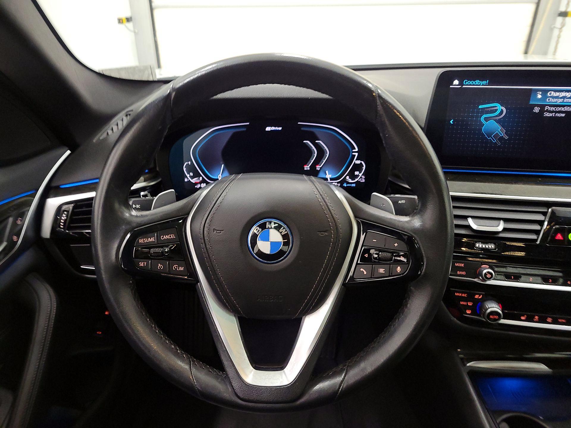 Thumbnail: 2023 BMW 5 Series - 10