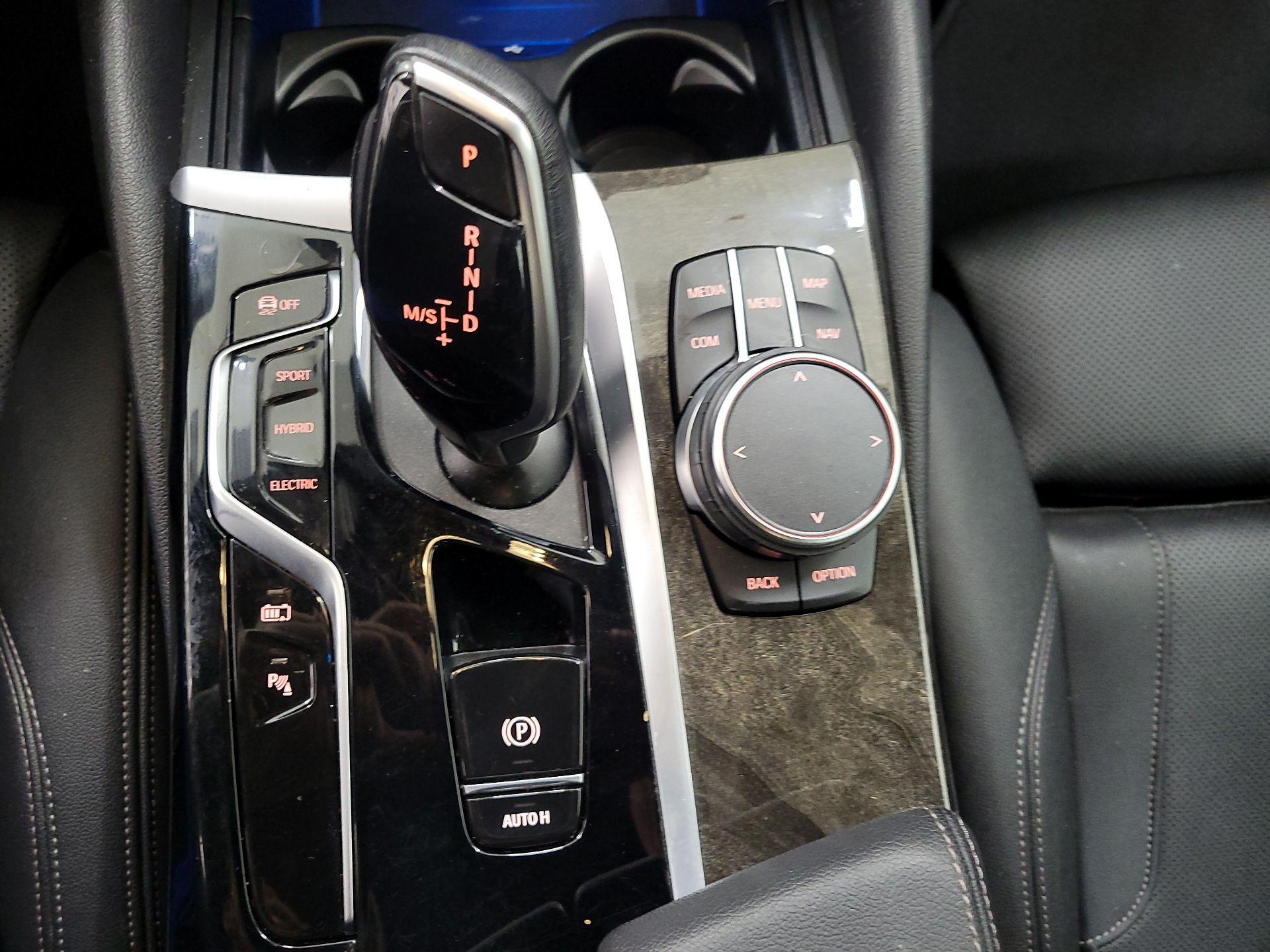 Thumbnail: 2023 BMW 5 Series - 18