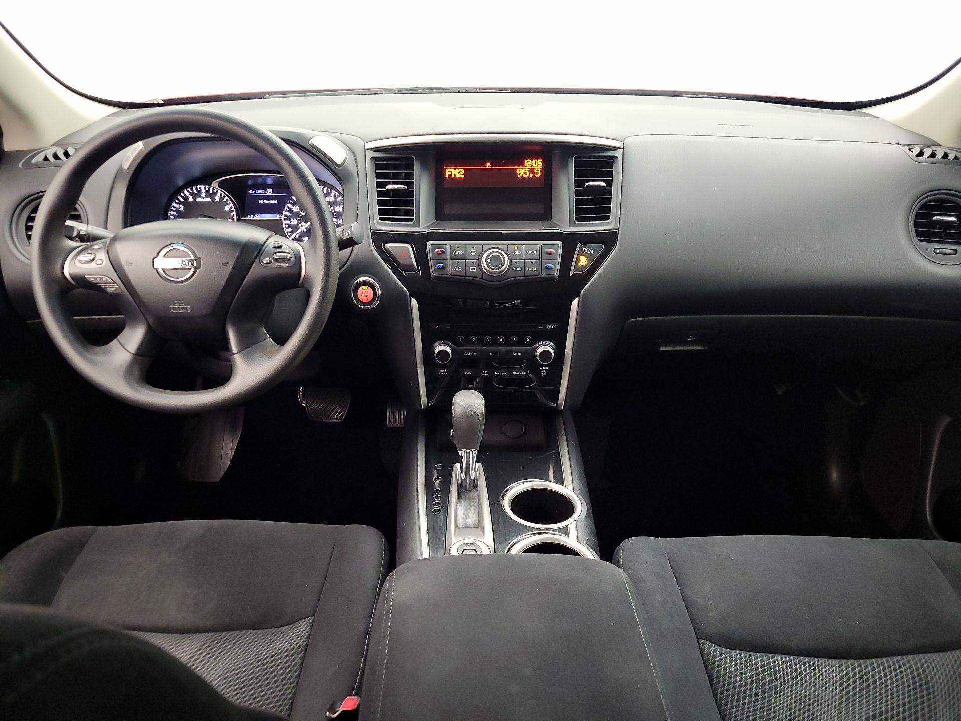 Thumbnail: 2016 Nissan Pathfinder - 9