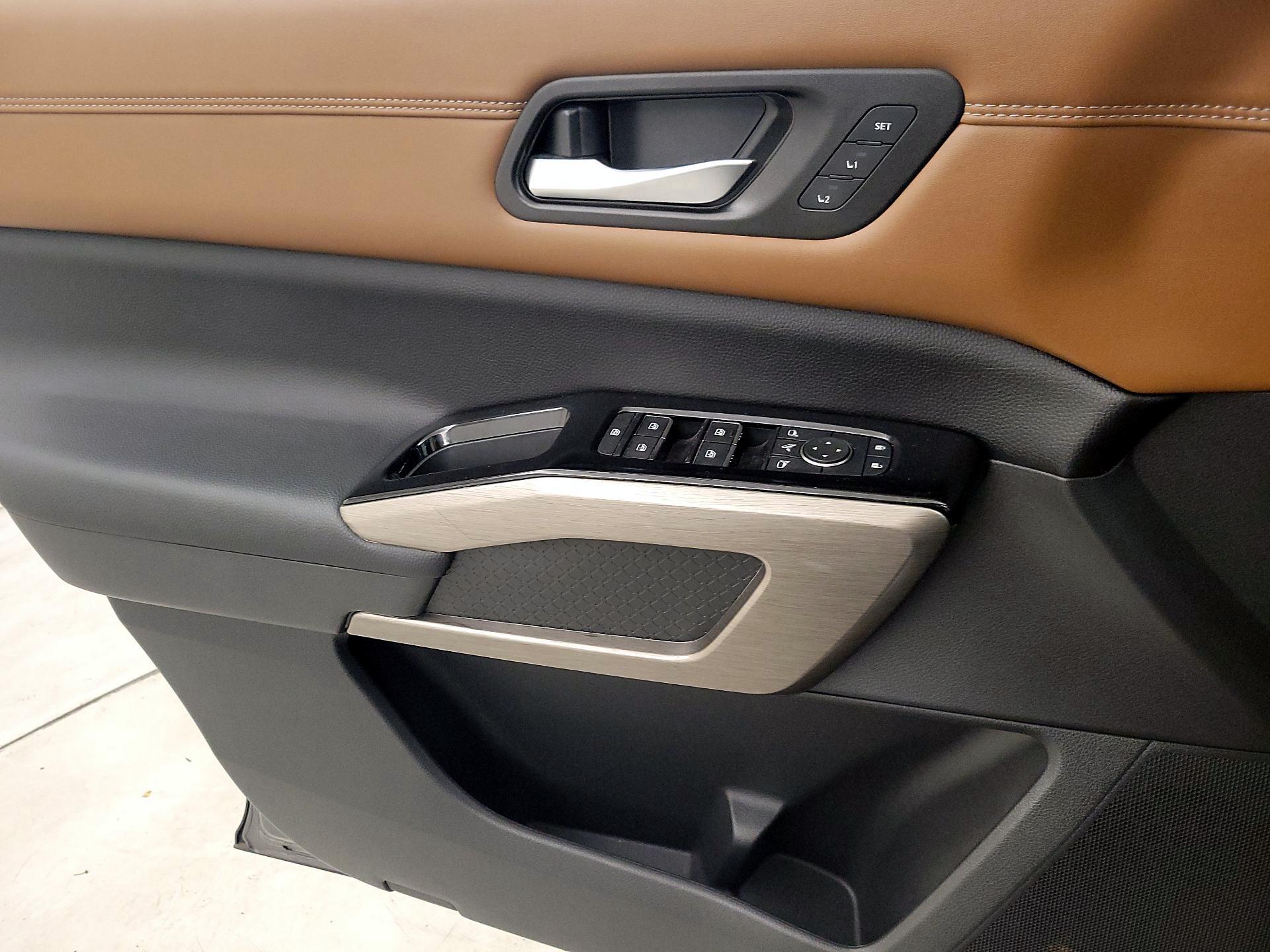 Thumbnail: 2023 Nissan Pathfinder - 12