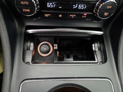 USB/AUX Ports