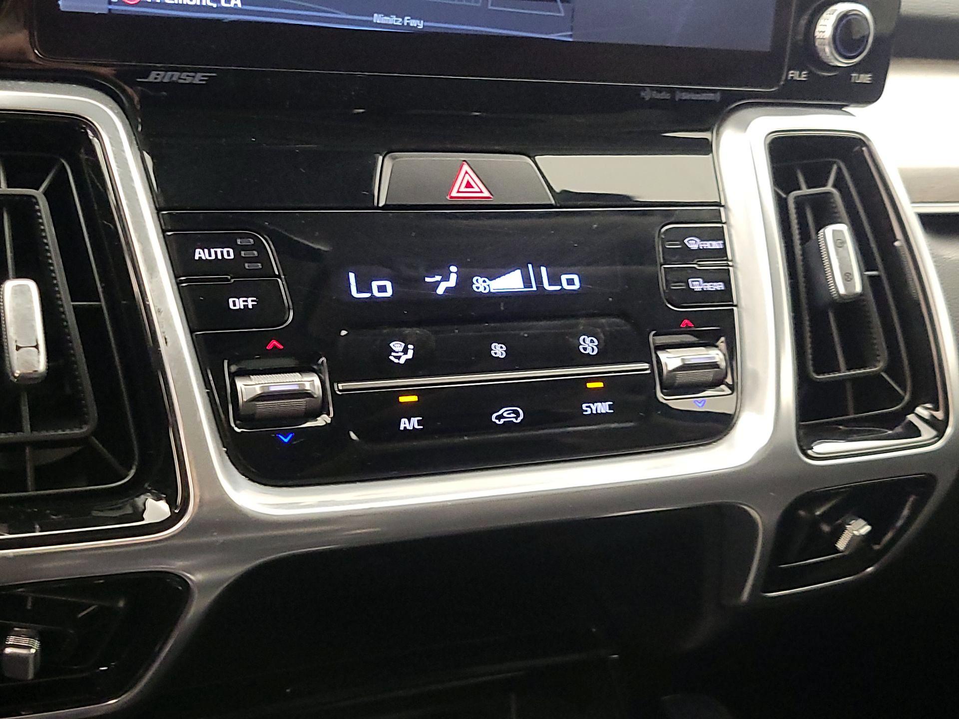 Thumbnail: 2022 Kia Sorento - 17