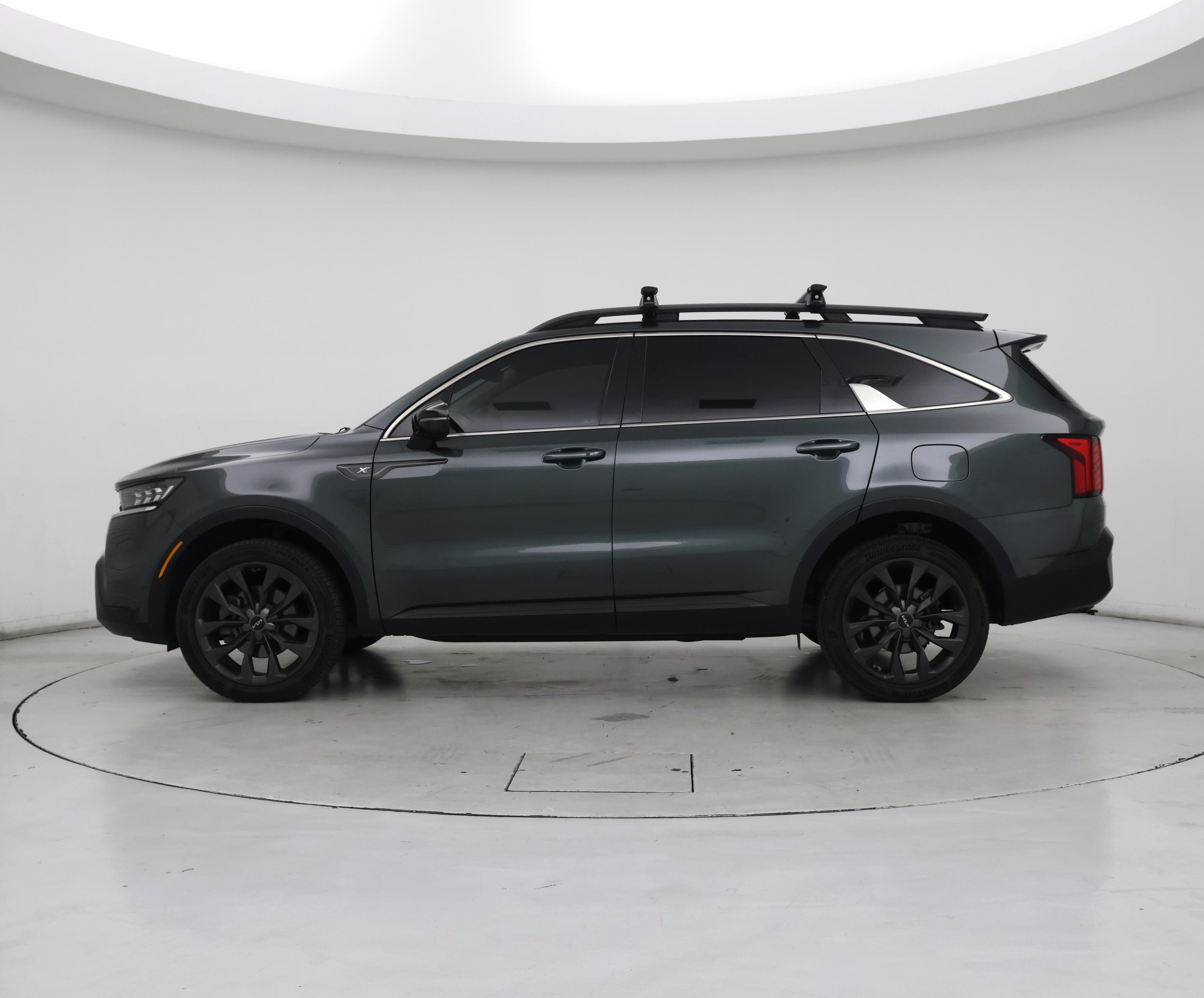Thumbnail: 2022 Kia Sorento - 3