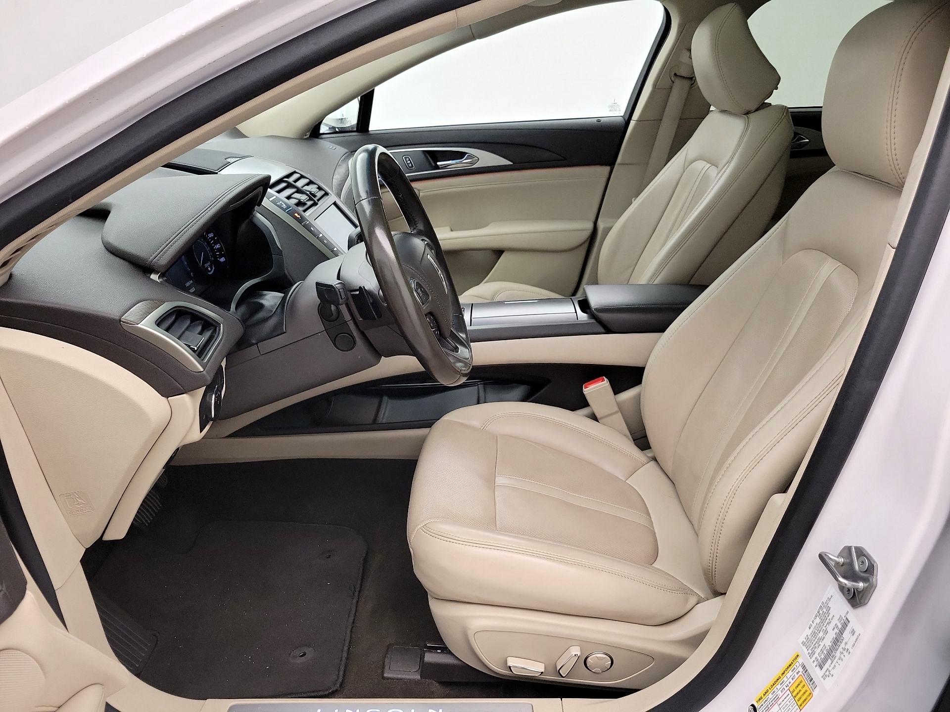 Thumbnail: 2020 Lincoln MKZ - 11