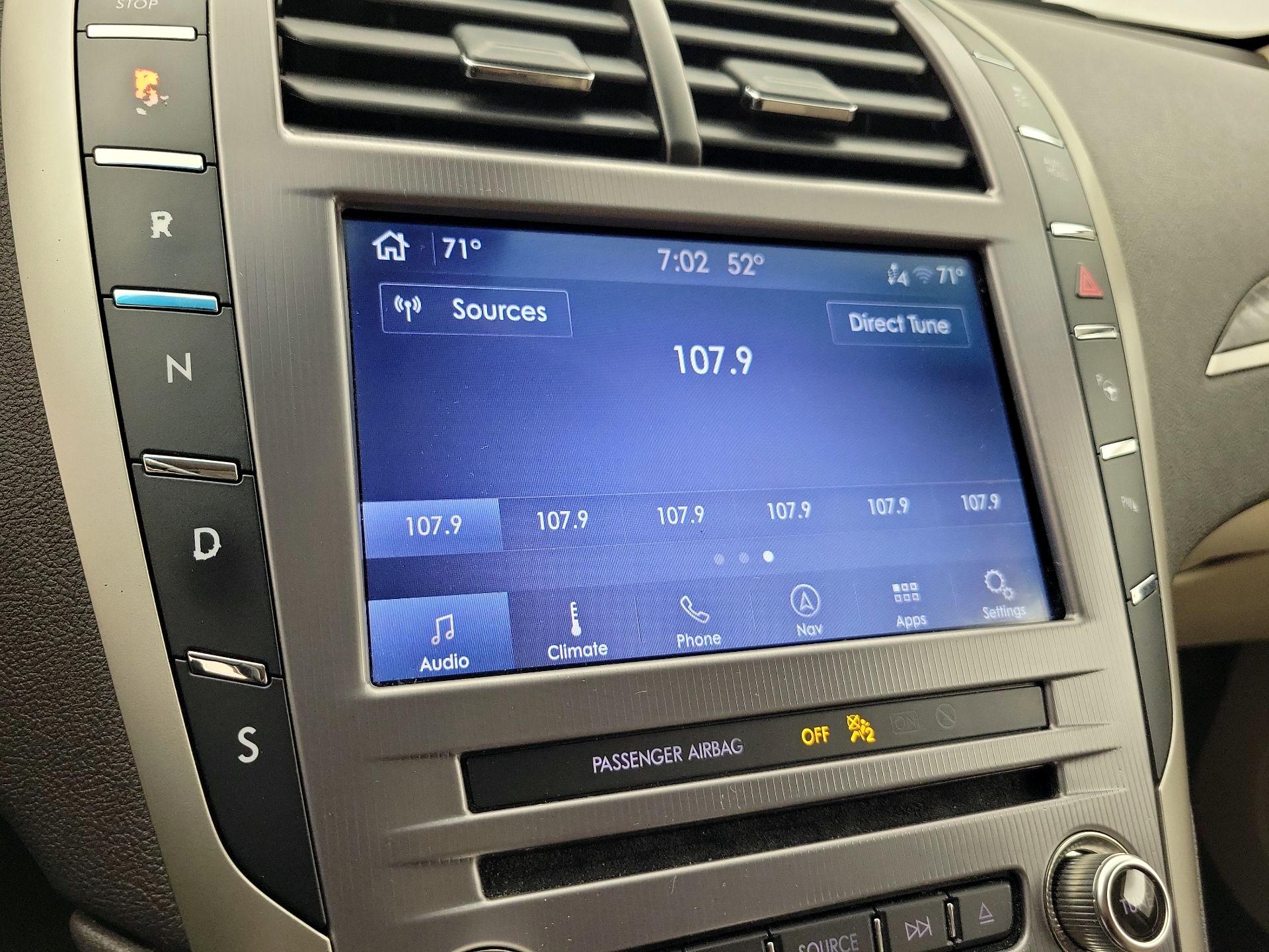 Thumbnail: 2020 Lincoln MKZ - 16