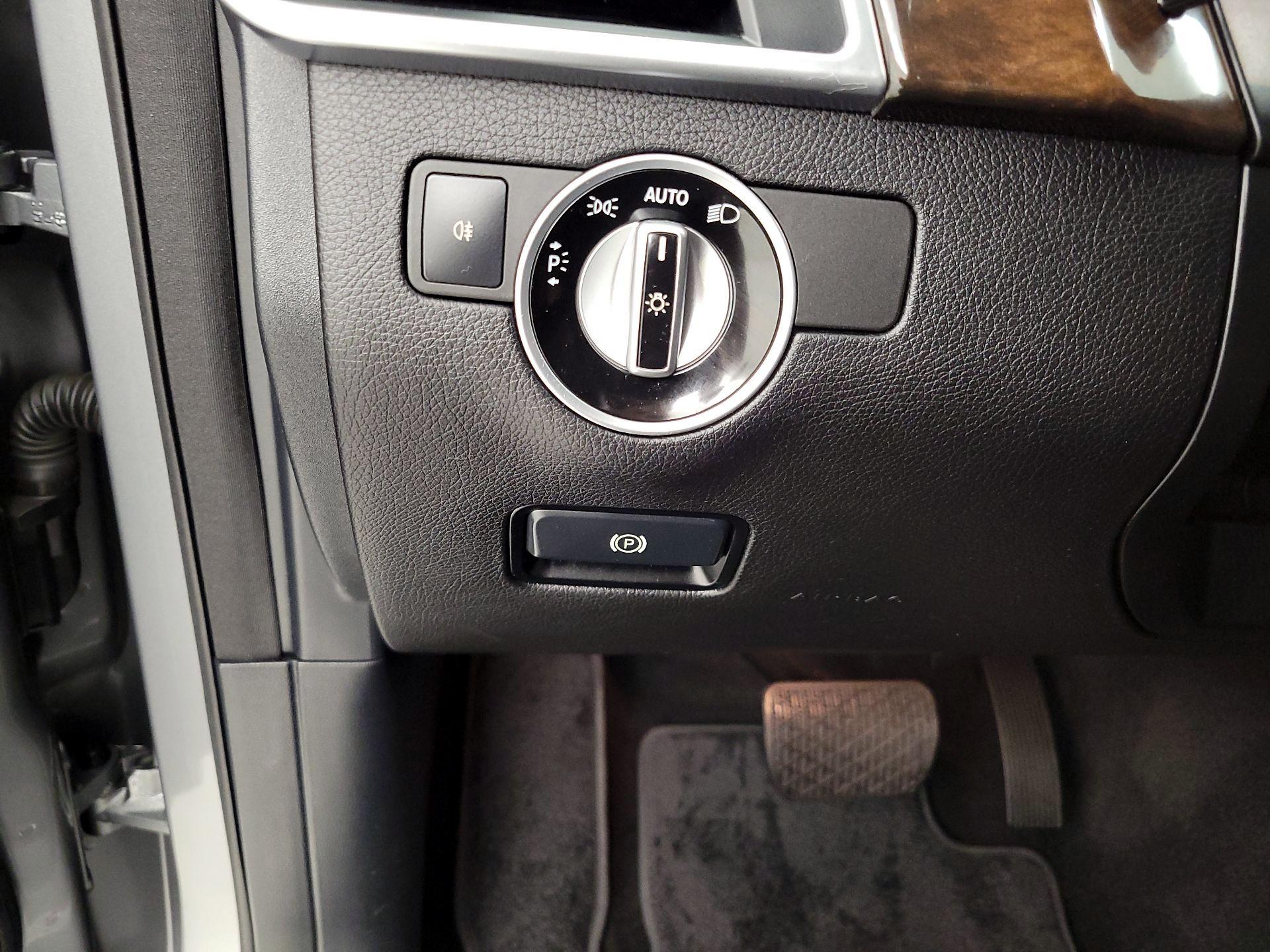 Thumbnail: 2015 Mercedes-Benz M-Class - 13