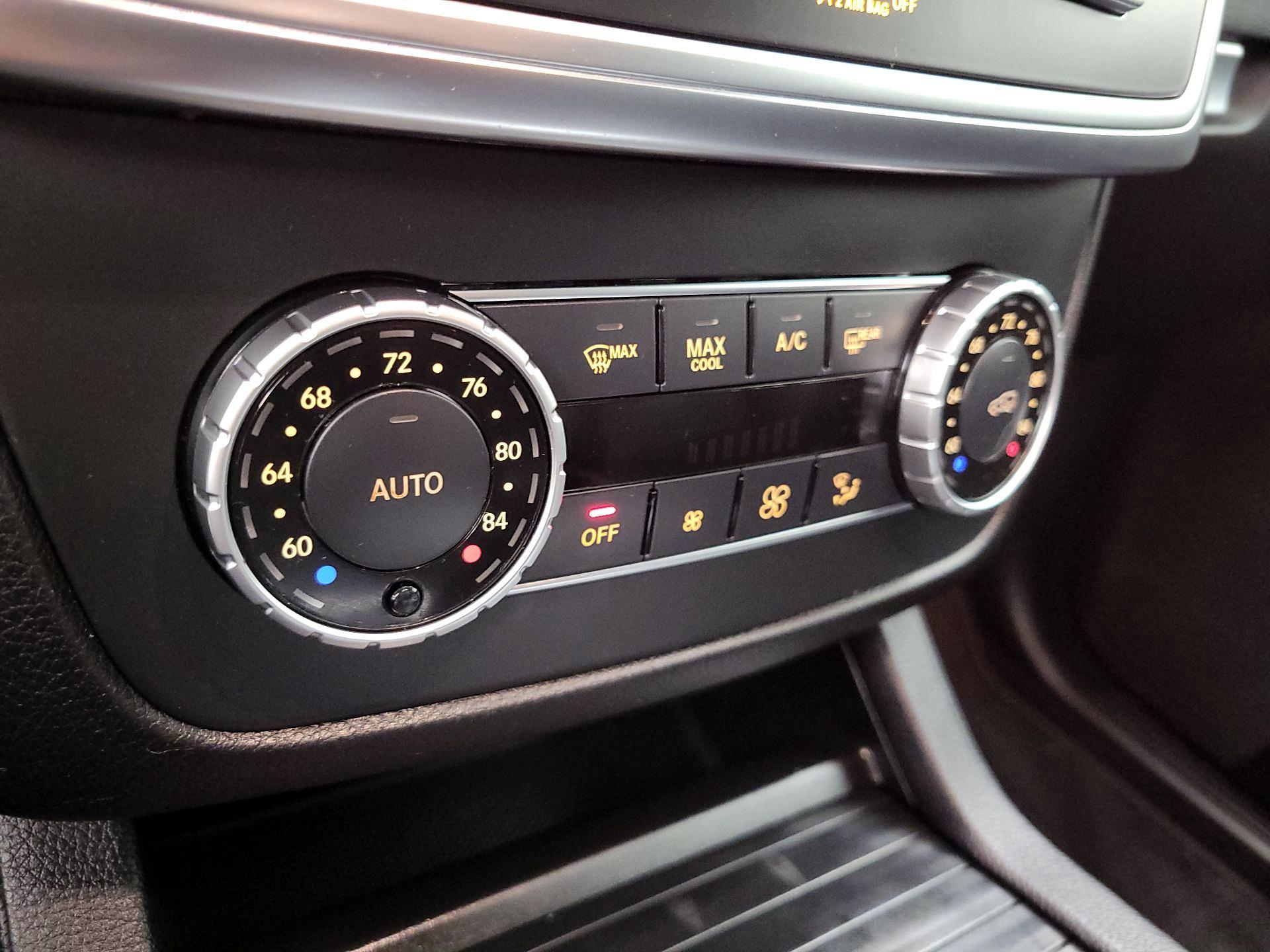 Thumbnail: 2015 Mercedes-Benz M-Class - 17