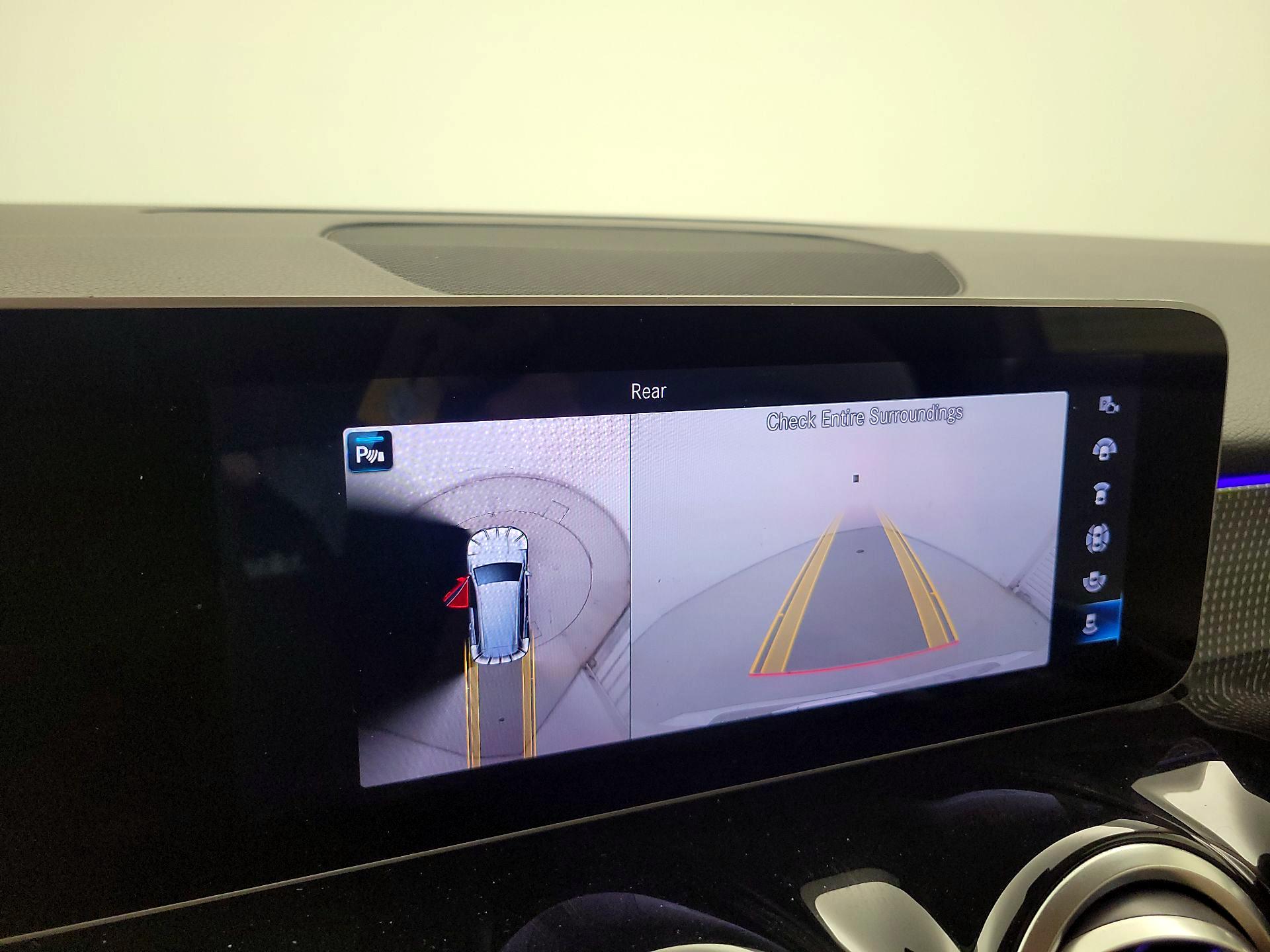 Thumbnail: 2021 Mercedes-Benz GLB - 14