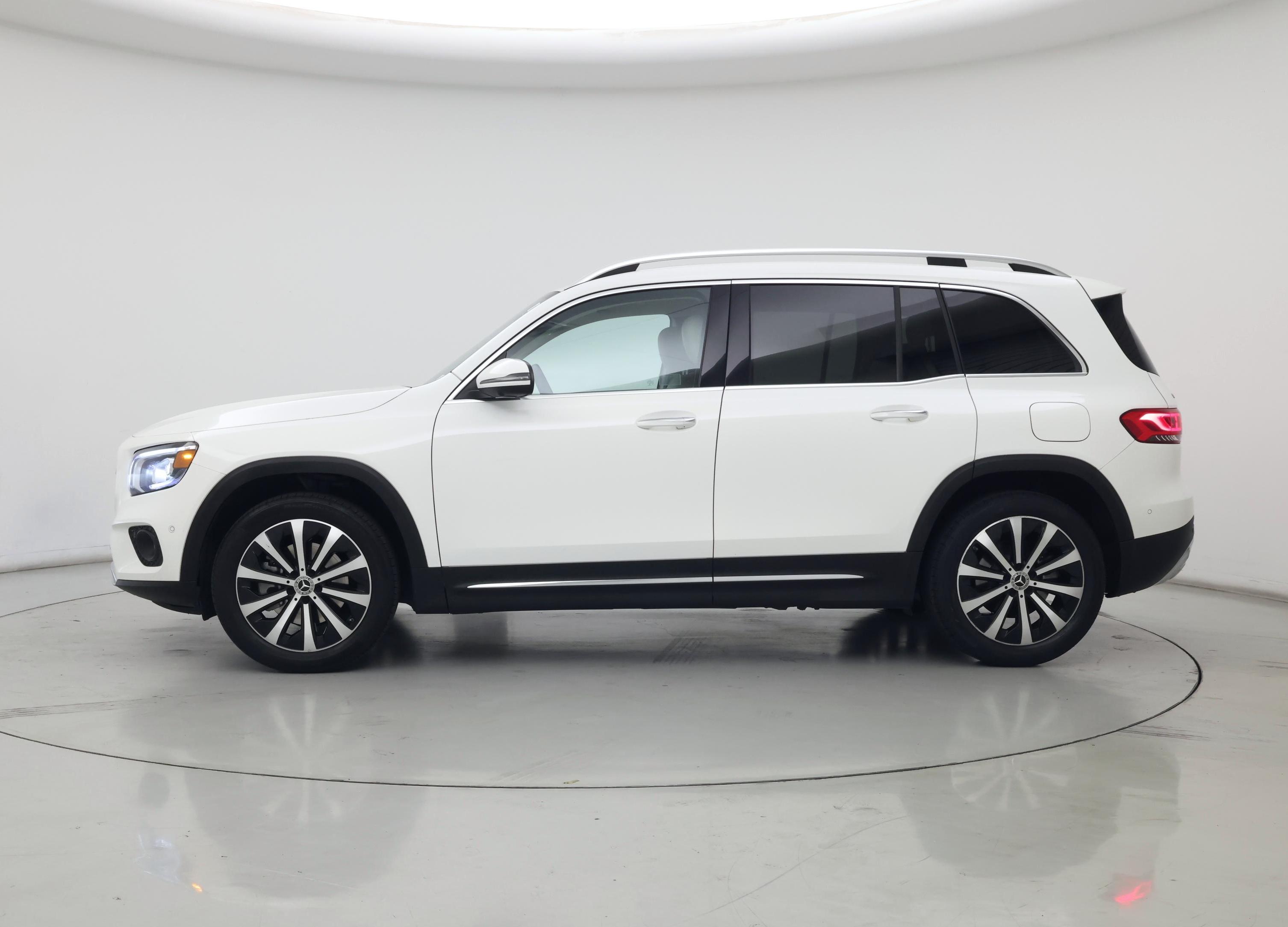 Thumbnail: 2021 Mercedes-Benz GLB - 3