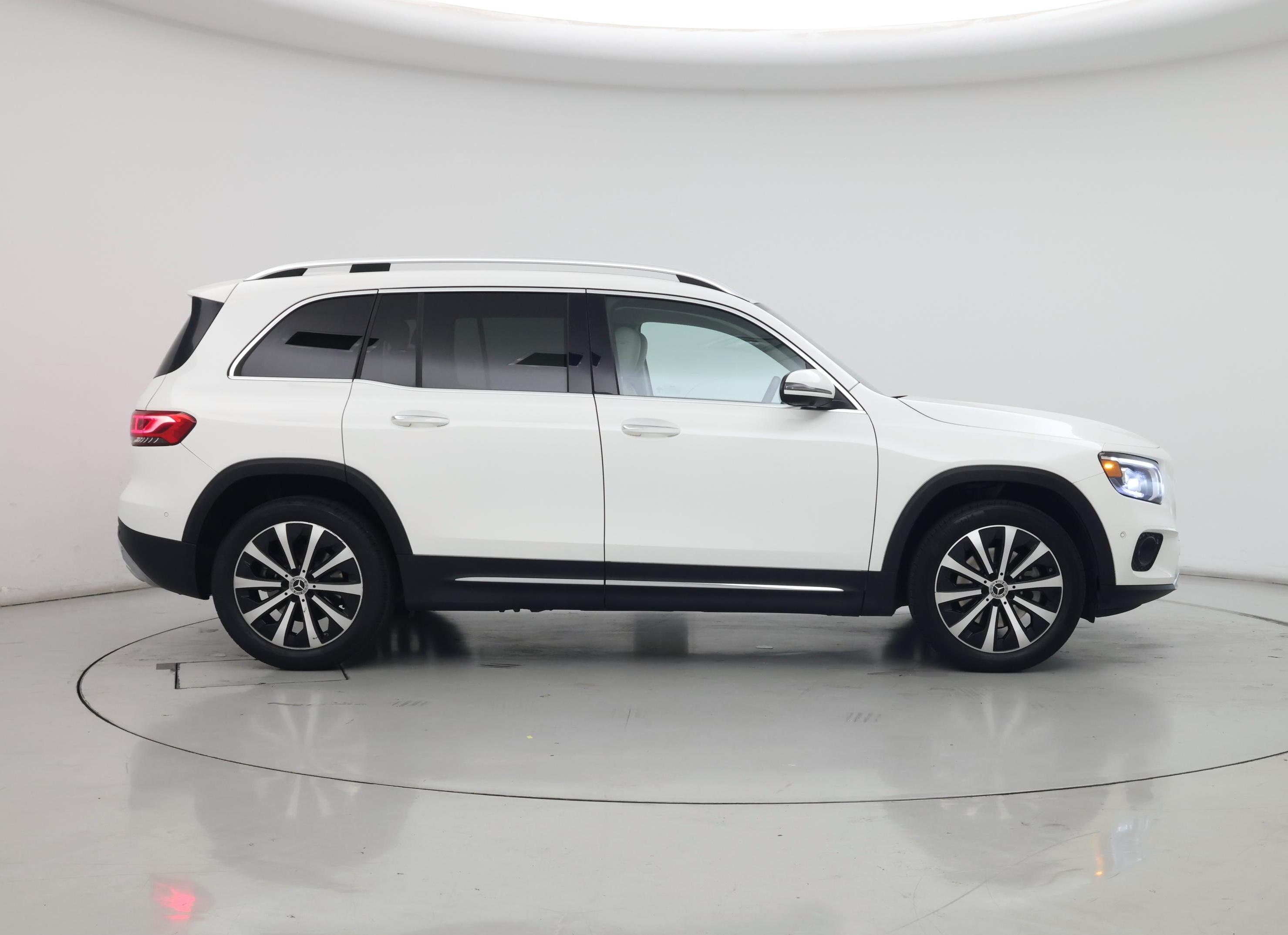 Thumbnail: 2021 Mercedes-Benz GLB - 7