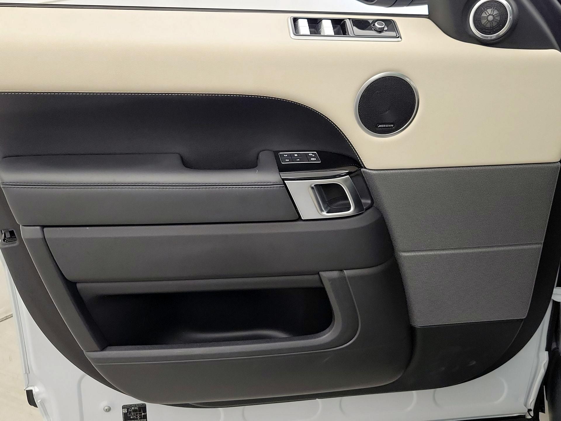 Thumbnail: 2020 Land Rover Range Rover Sport - 12