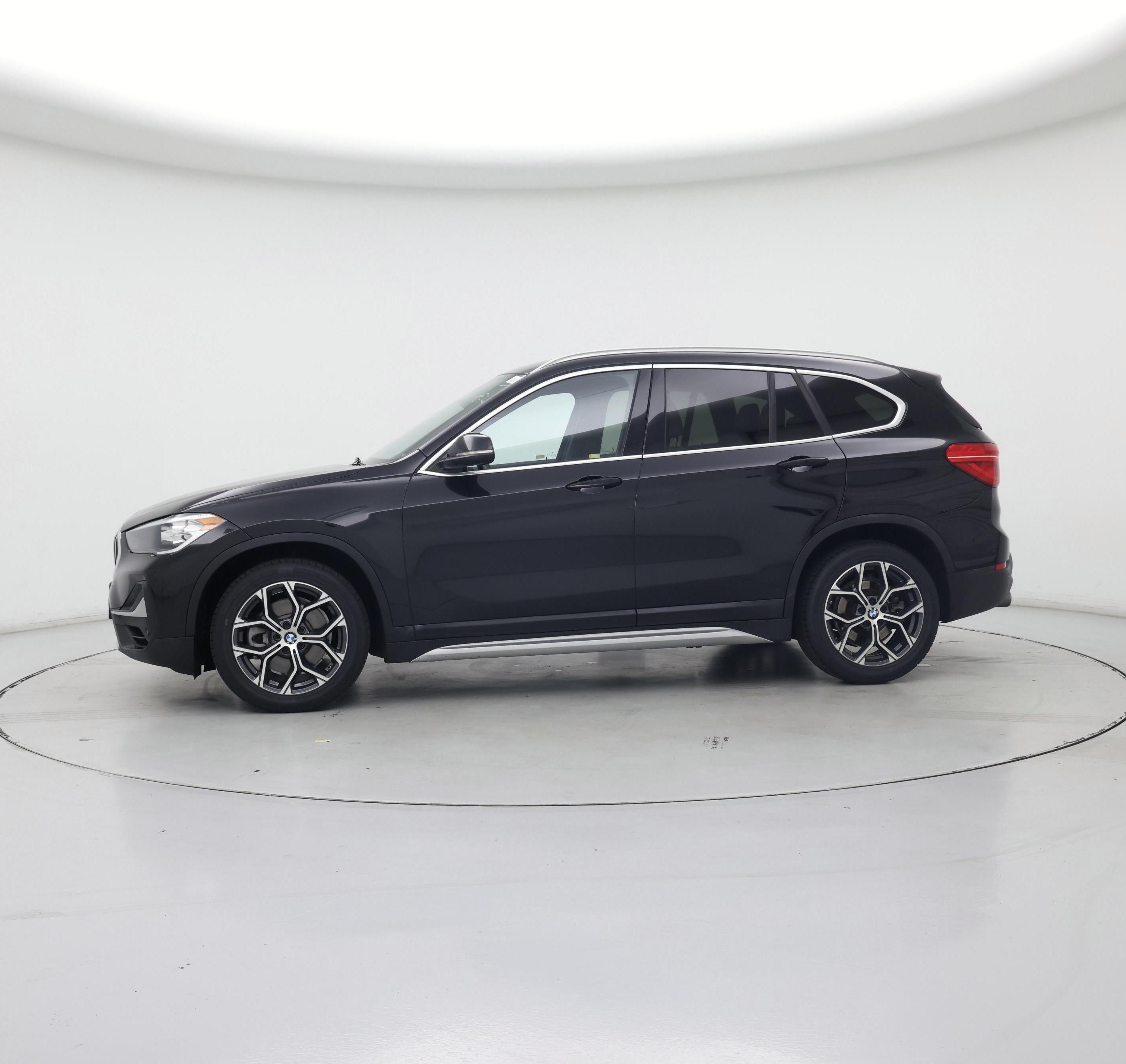Thumbnail: 2021 BMW X1 - 3
