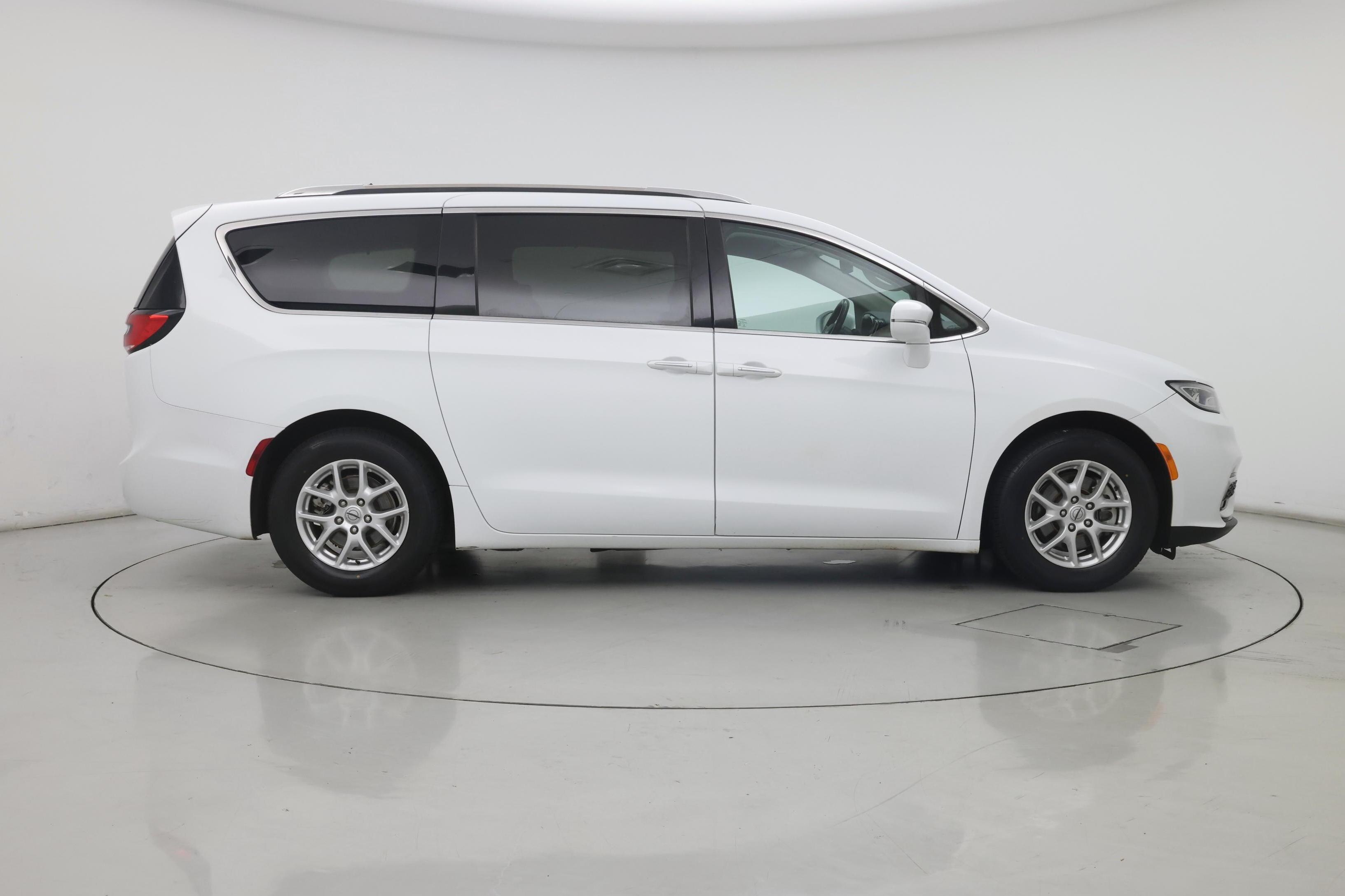 Thumbnail: 2021 Chrysler Pacifica - 7