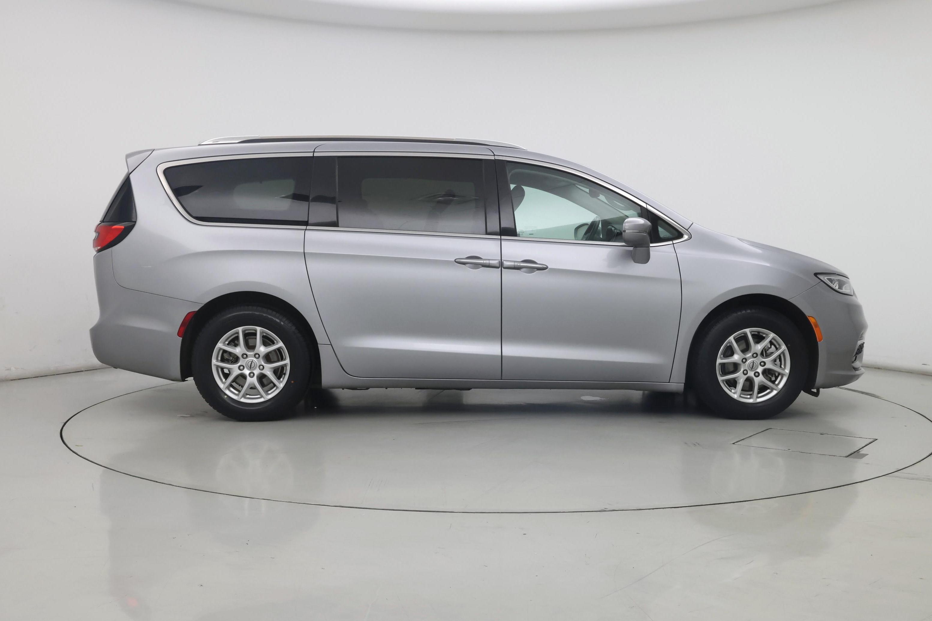Thumbnail: 2021 Chrysler Pacifica - 7