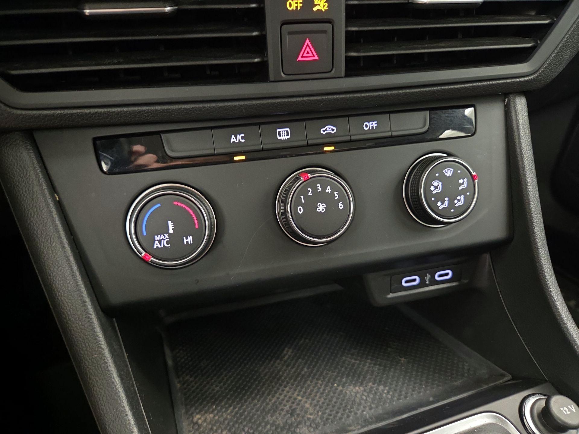 Thumbnail: 2022 Volkswagen Jetta - 16