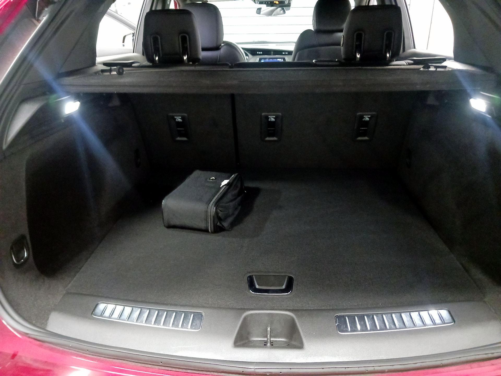 Thumbnail: 2023 Cadillac XT4 - 16