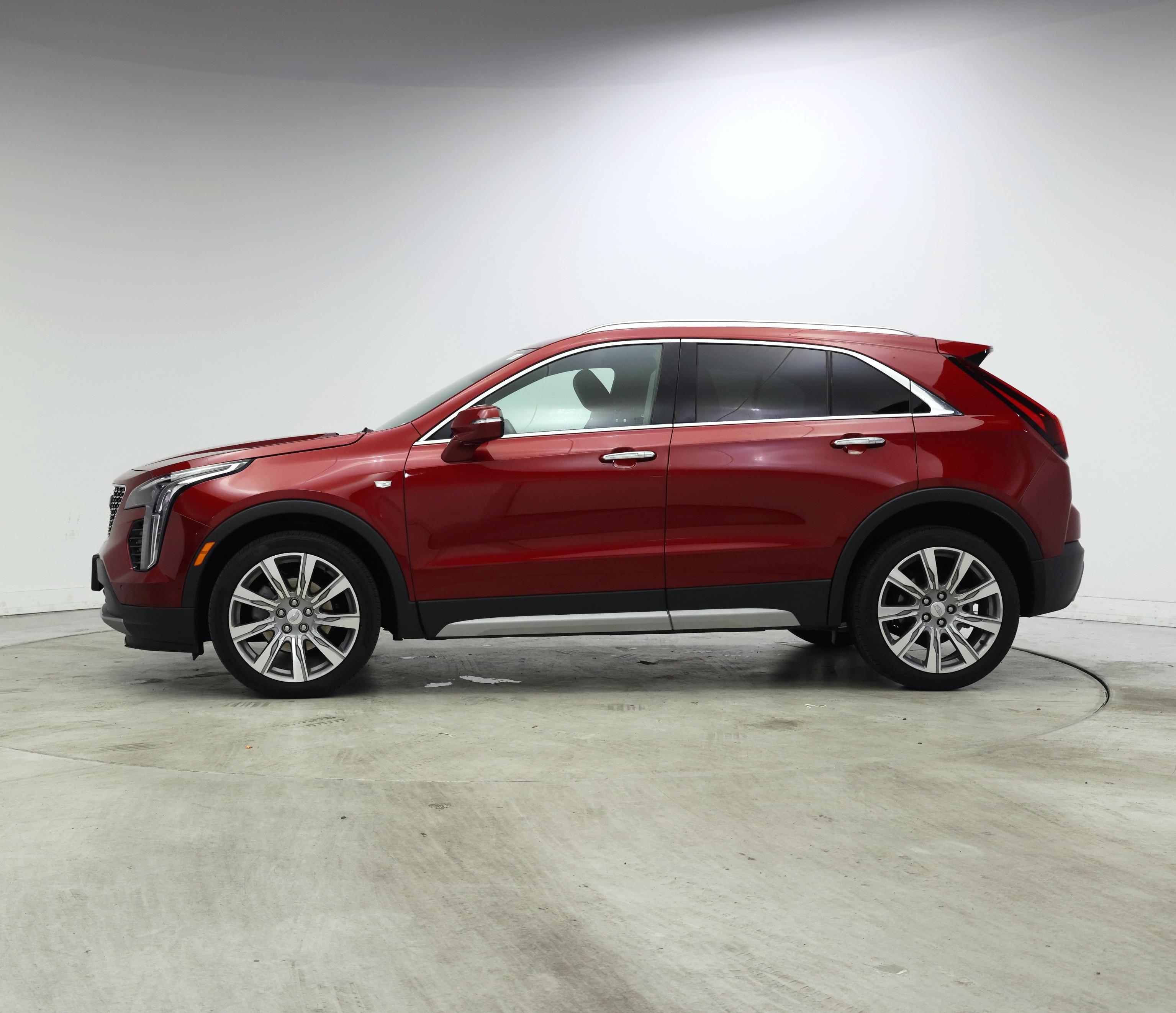 Thumbnail: 2023 Cadillac XT4 - 3