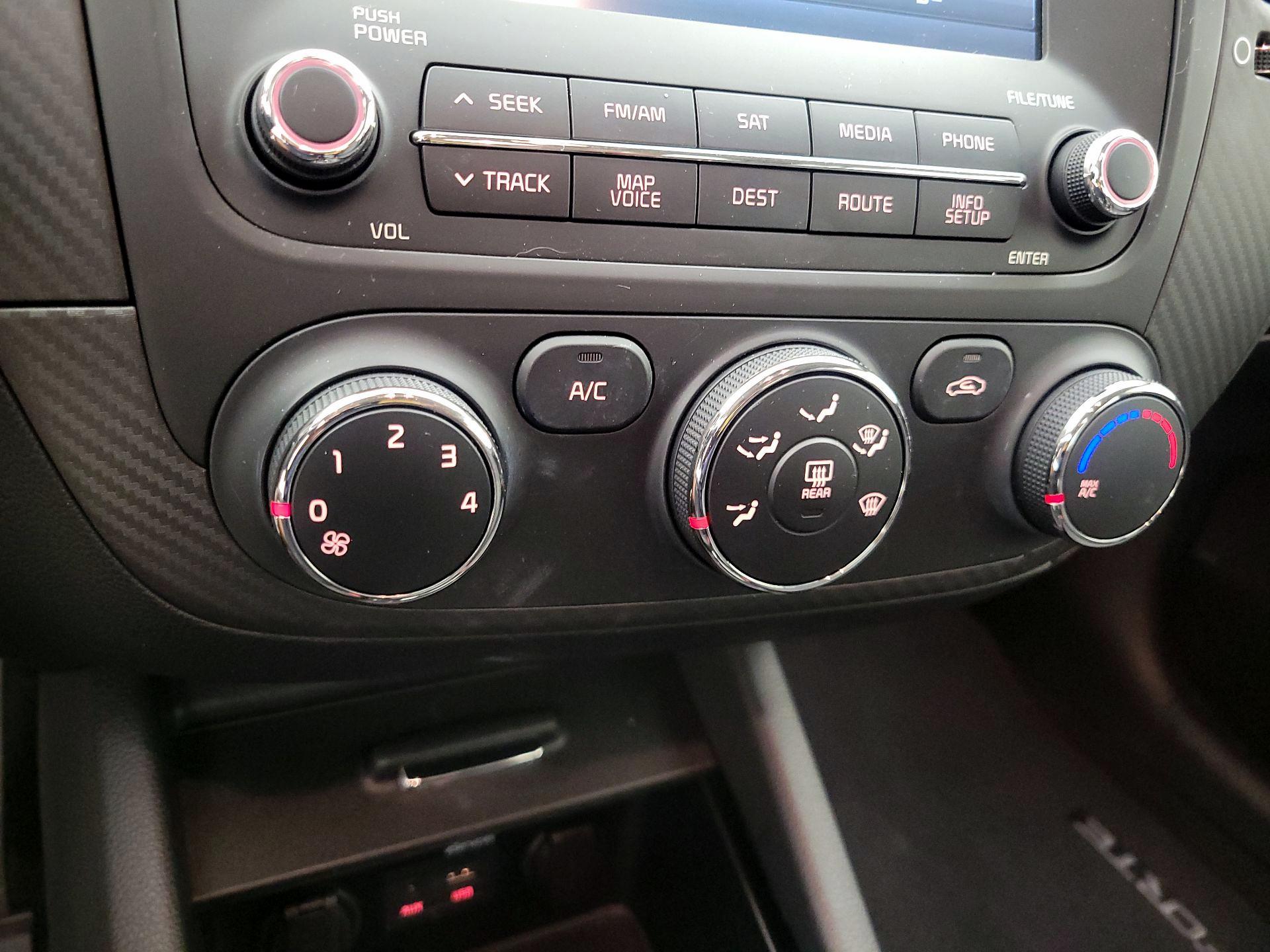 Thumbnail: 2016 Kia Forte - 16