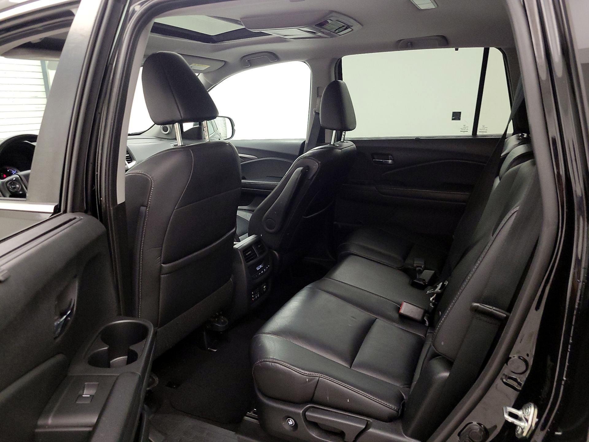 Thumbnail: 2017 Honda Pilot - 20