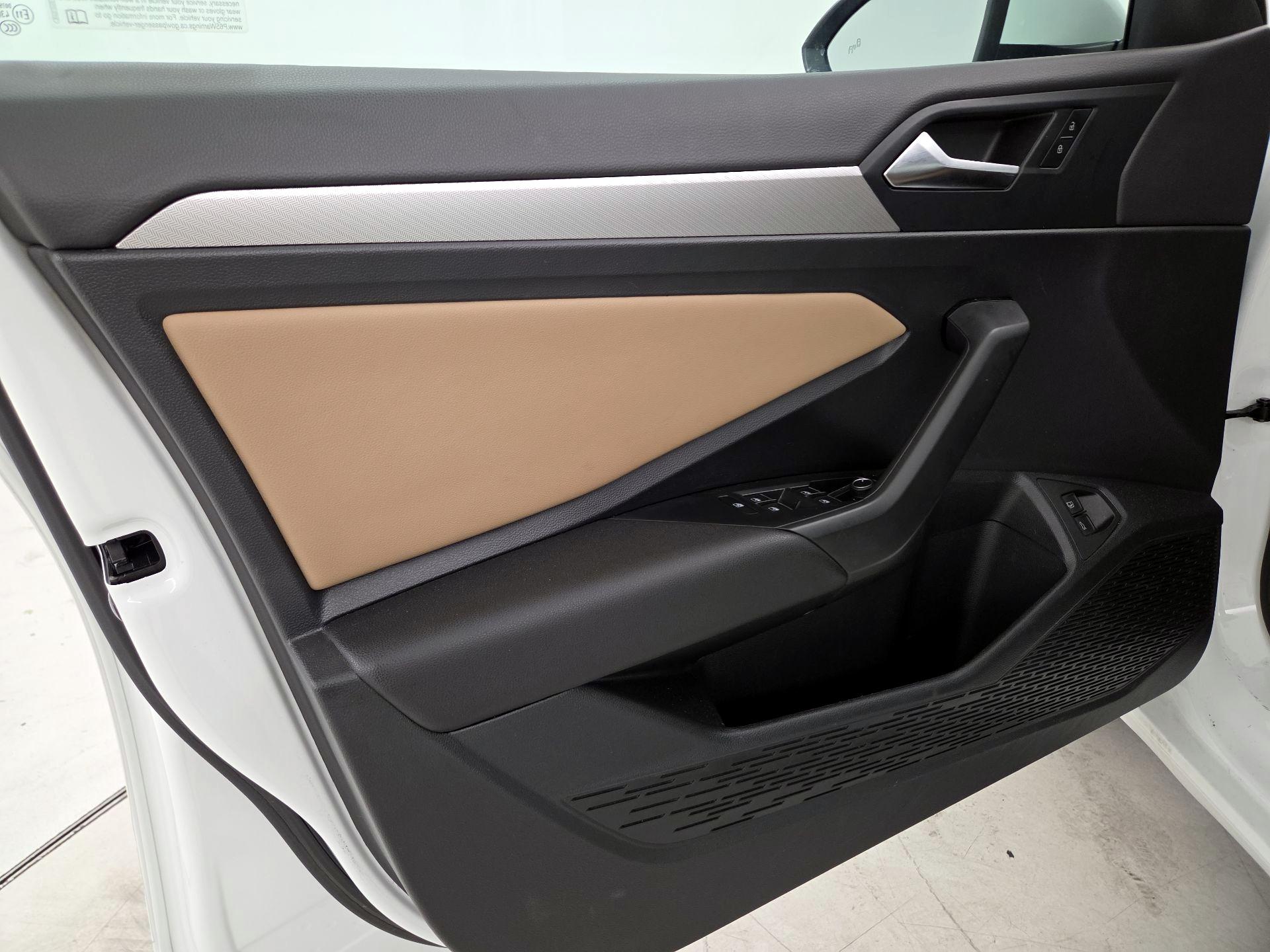 Thumbnail: 2021 Volkswagen Jetta - 12