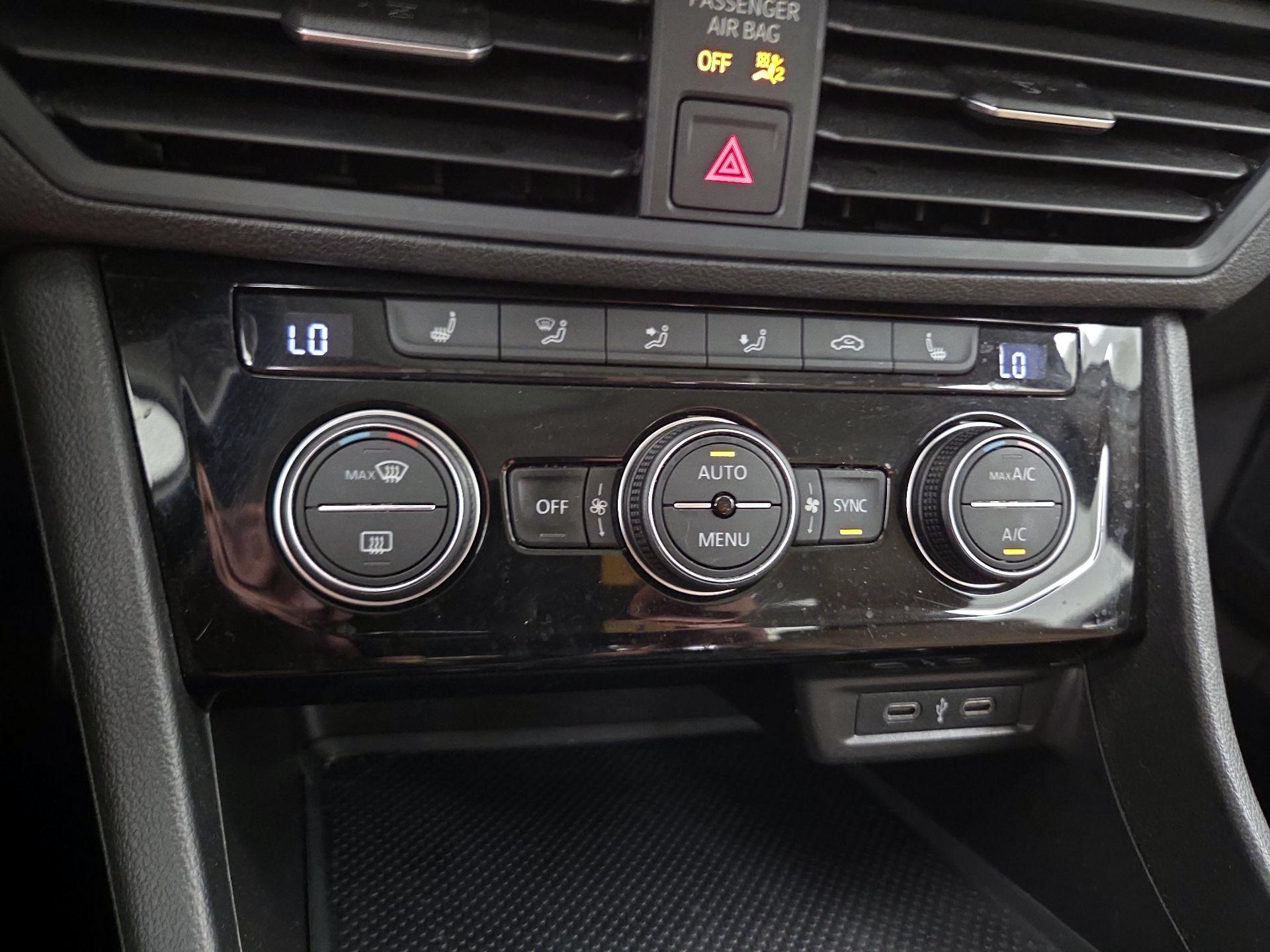 Thumbnail: 2021 Volkswagen Jetta - 16