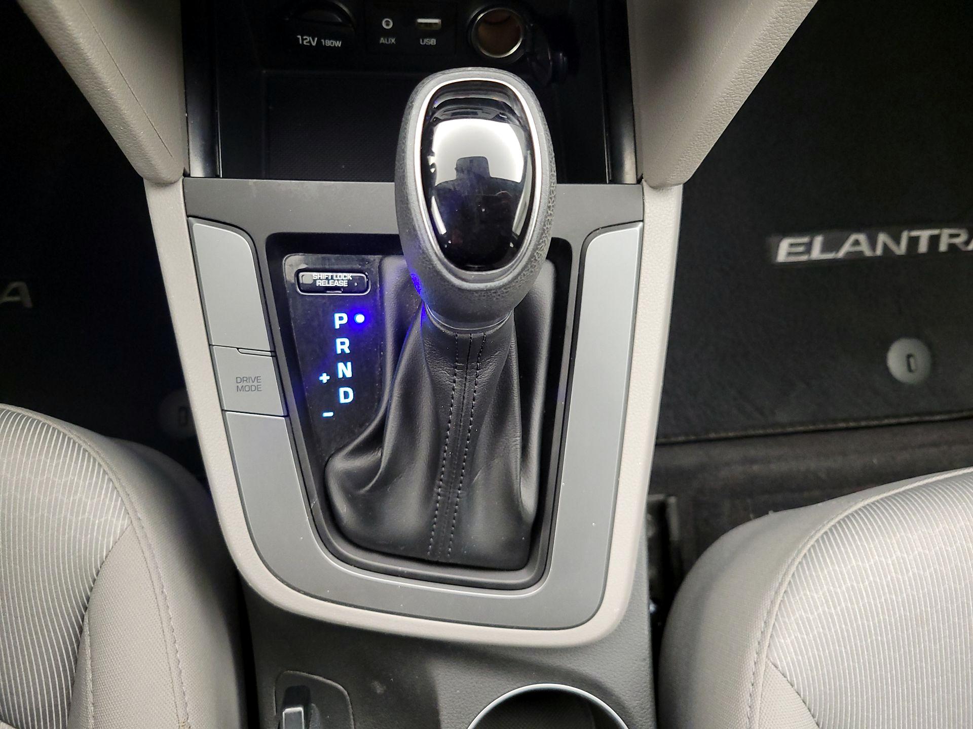 Thumbnail: 2018 Hyundai Elantra - 16