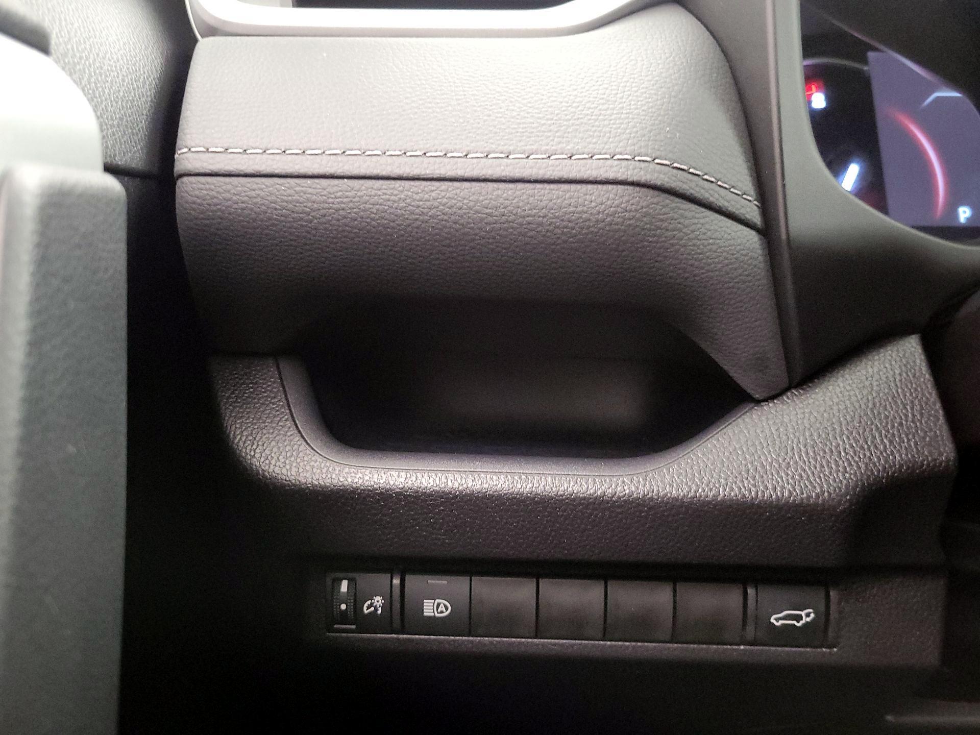 Thumbnail: 2025 Toyota RAV4 - 13