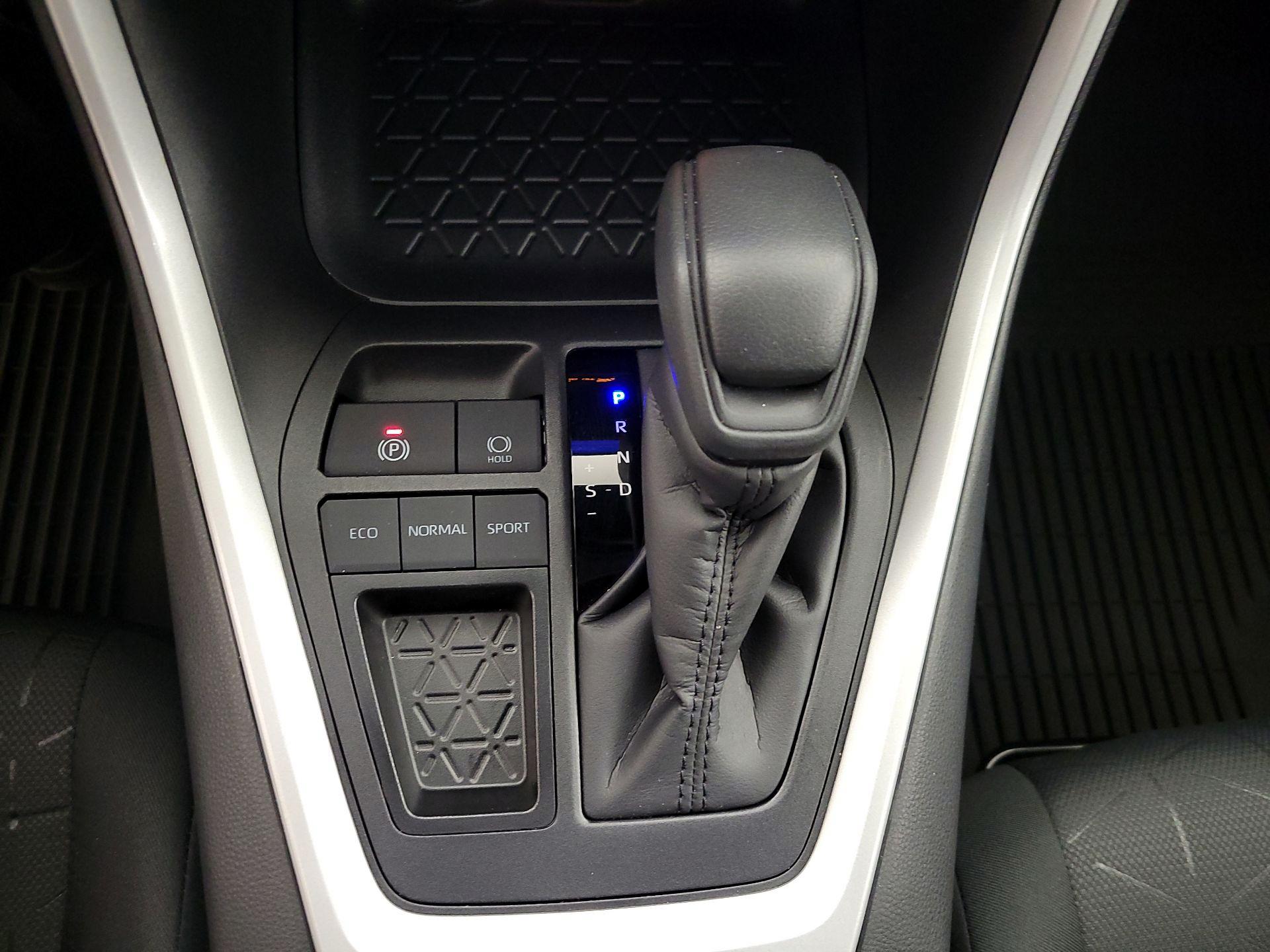 Thumbnail: 2025 Toyota RAV4 - 17