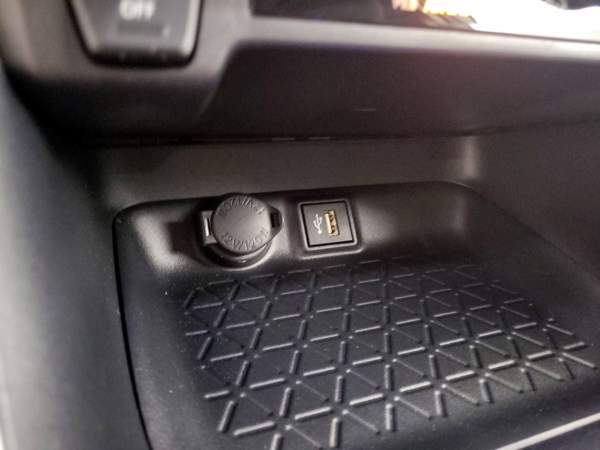 Thumbnail: 2025 Toyota RAV4 - 18