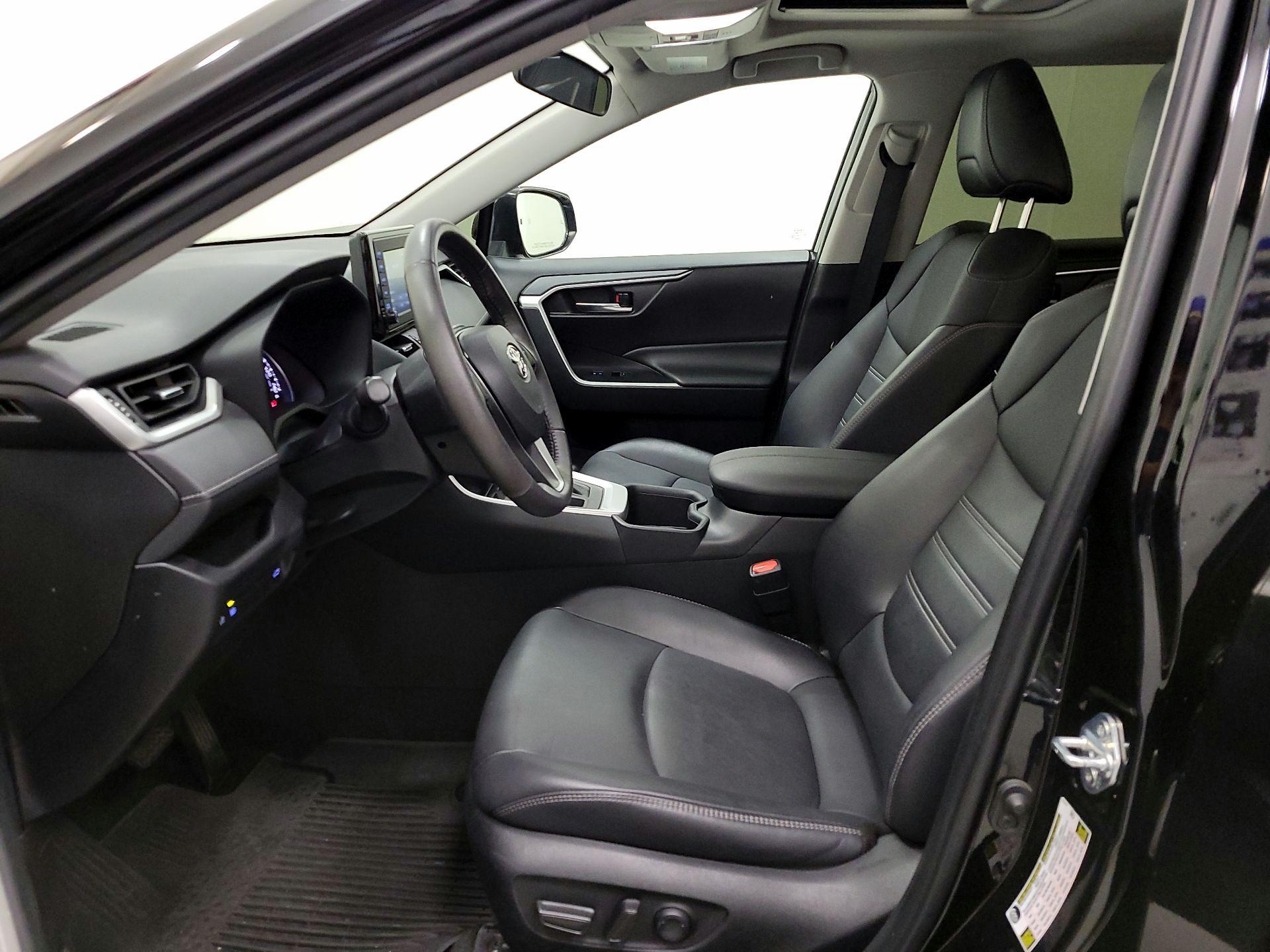 Thumbnail: 2022 Toyota RAV4 - 11