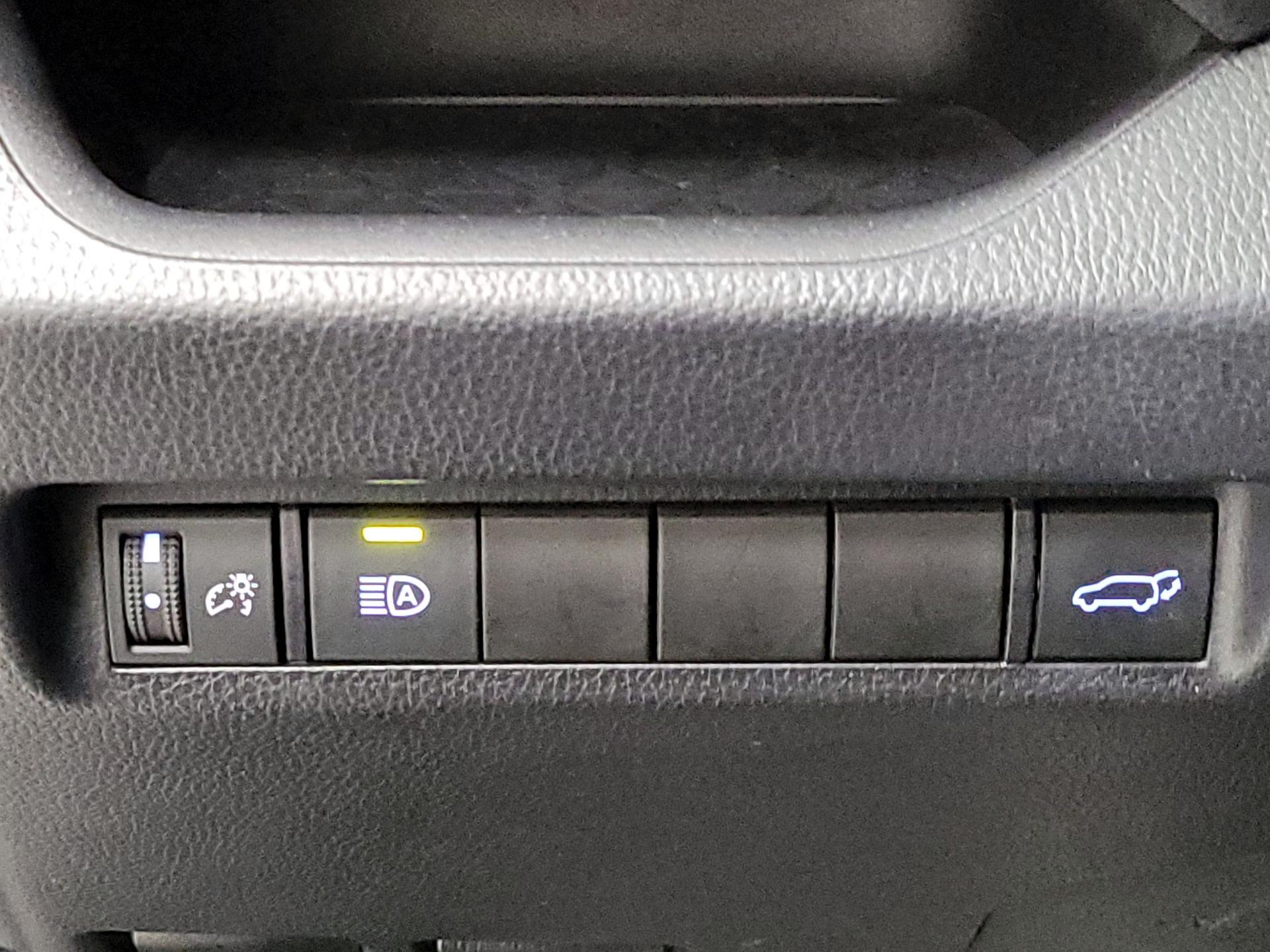 Thumbnail: 2022 Toyota RAV4 - 13