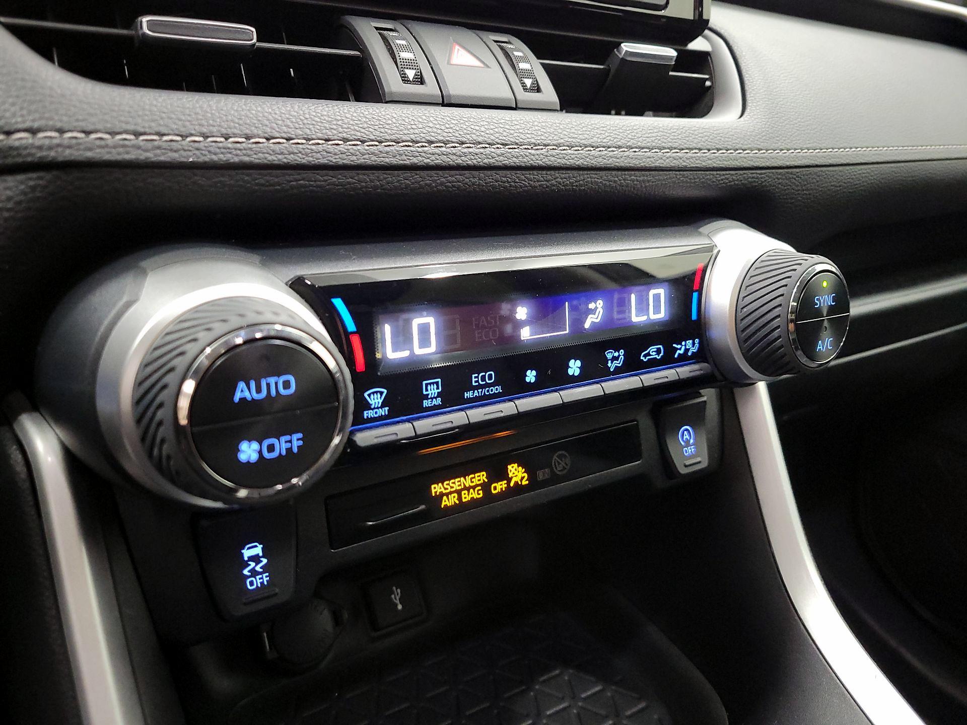 Thumbnail: 2022 Toyota RAV4 - 16