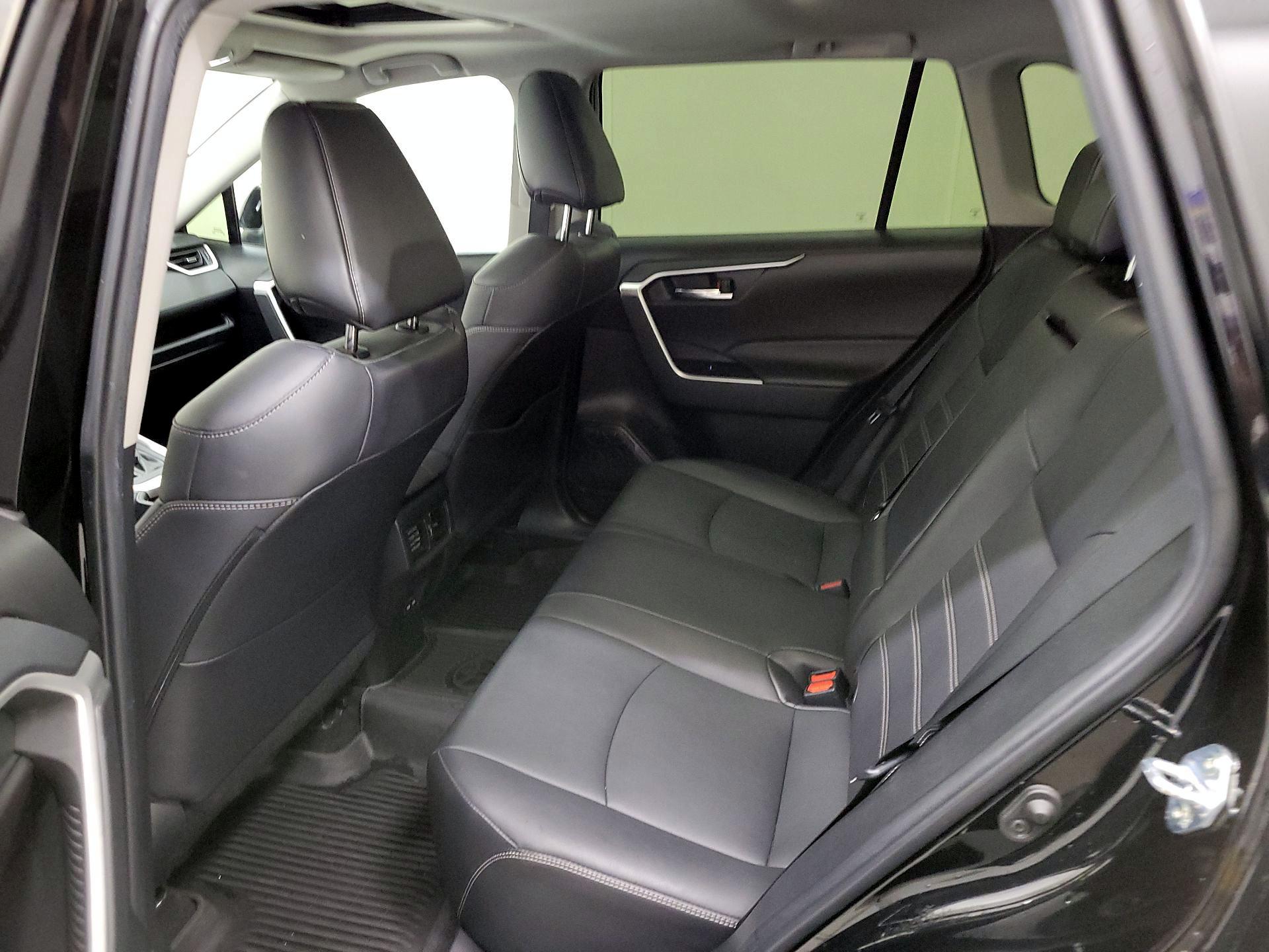 Thumbnail: 2022 Toyota RAV4 - 20