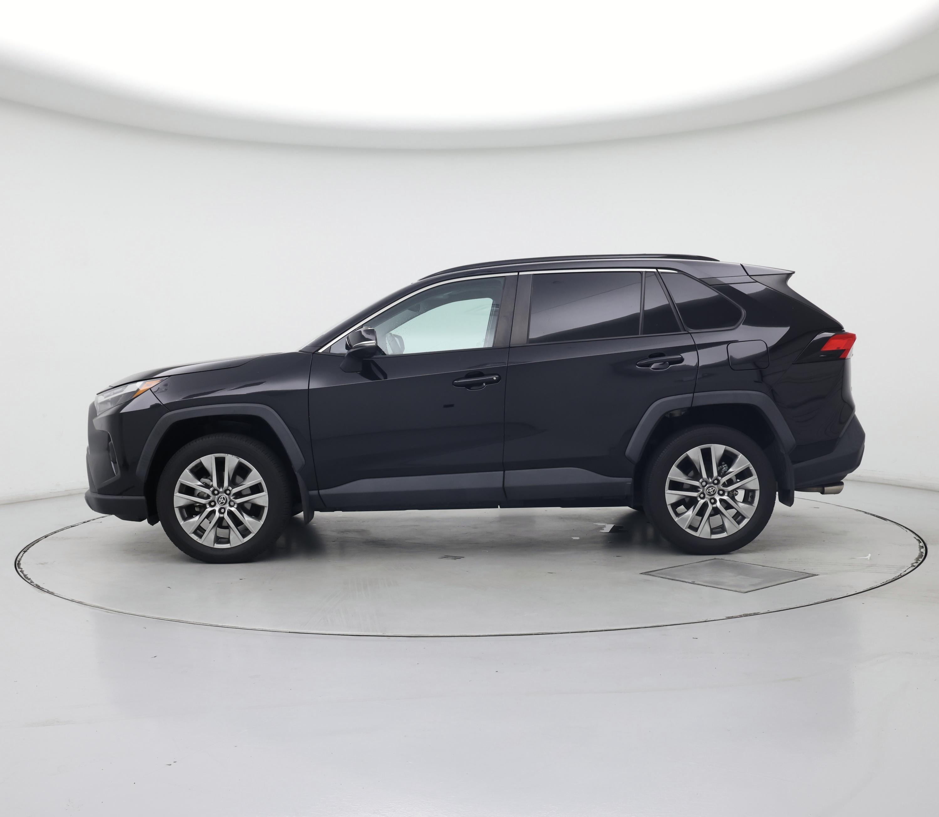 Thumbnail: 2022 Toyota RAV4 - 3